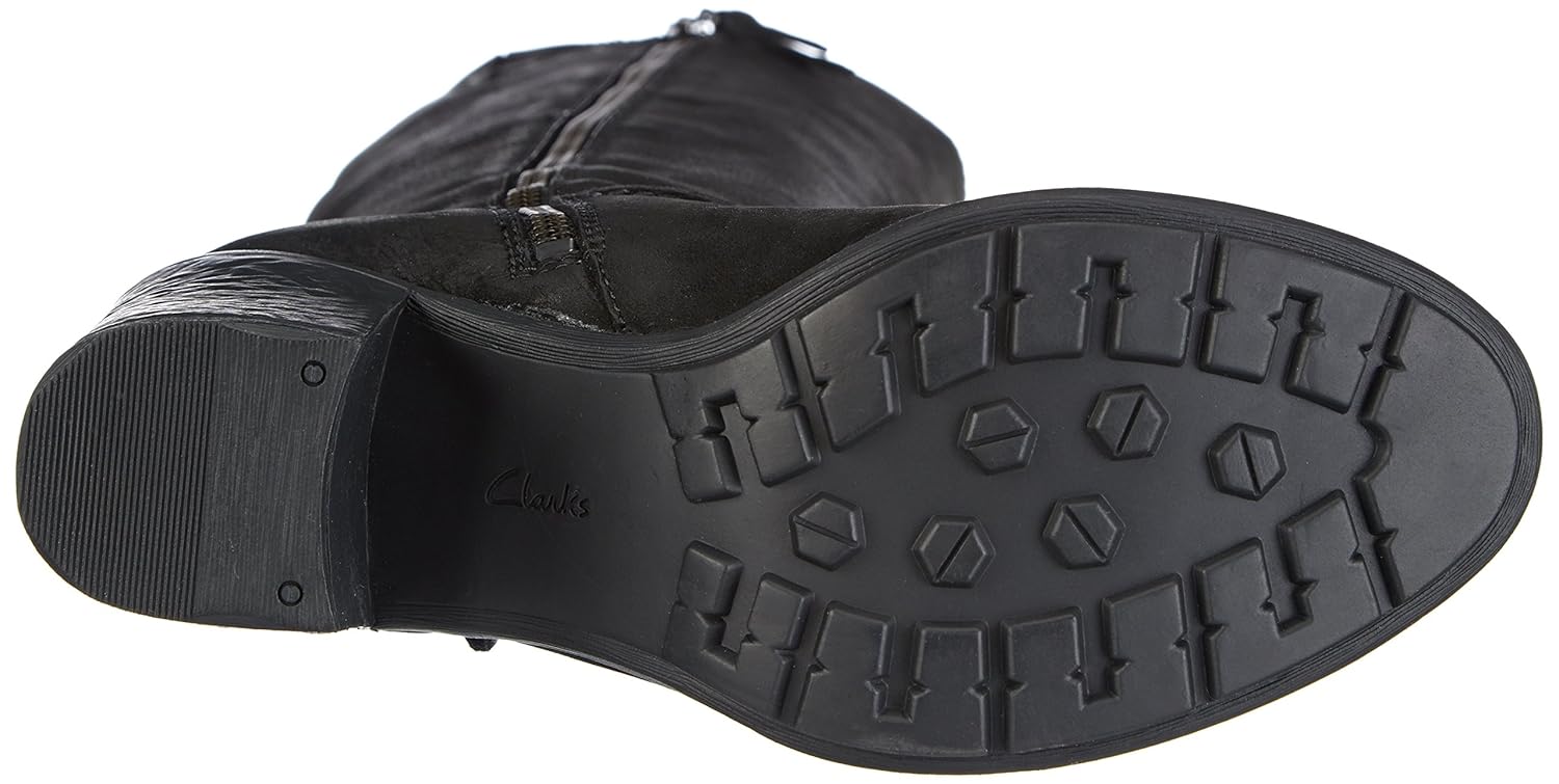 clarks merrigan akita