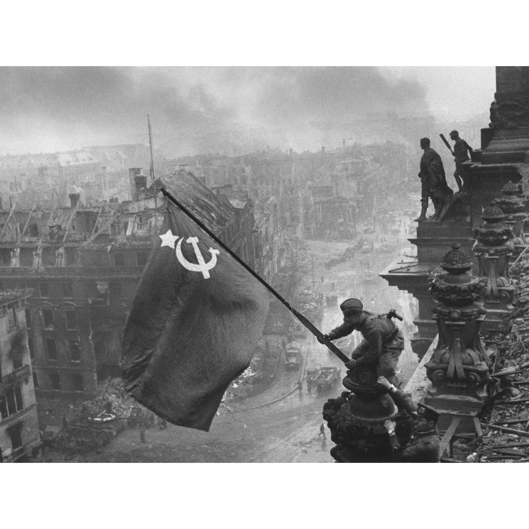 Khaldei War WWII USSR Flag Over Reichstag Photo Premium Wall Art Canvas Print 18X24 Inch