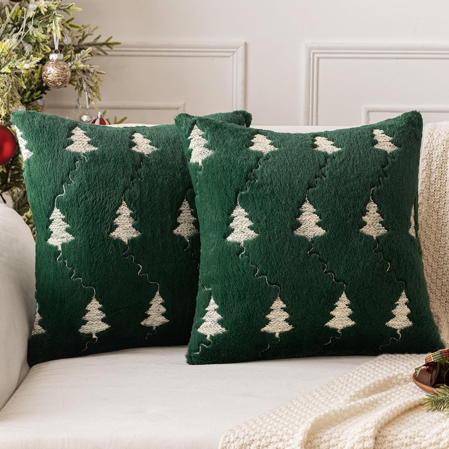 MIULEE Christmas Decorative Cushion Covers Set of 2 Christmas Cushions Luxury Square Throw Pillow Cover with Invisible Zipper Pillowcases for Livingroom Sofa,Tree, Green, 45x45cm