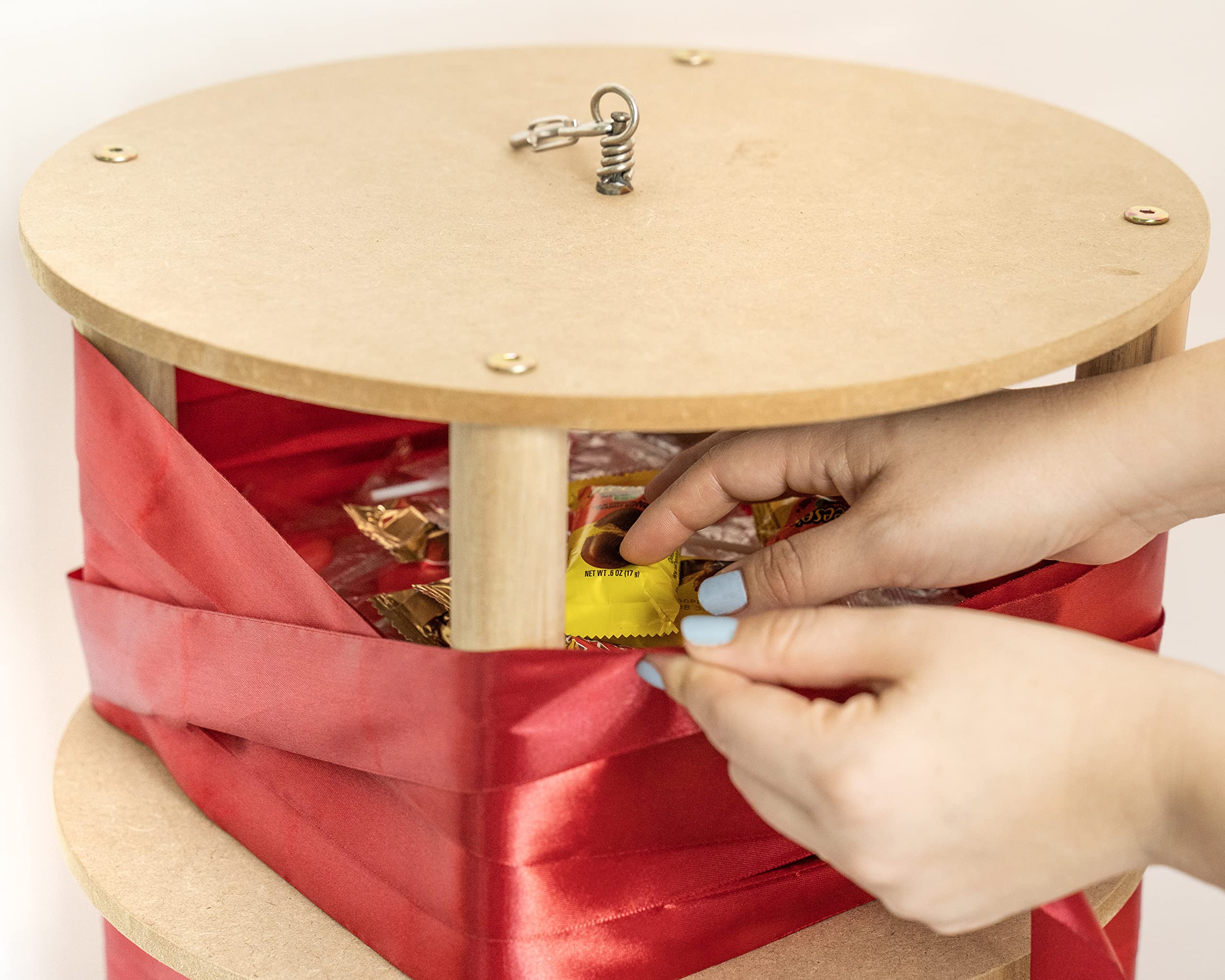 Birdie Designs Spinata - Spinning Pinata with Pull-String Option and Pinata Bolo, Reusable Pinata for Gender Reveal Parties and Fun Indoor/Outdoor Entertainment, Ideal for Kids and Adults Spin01