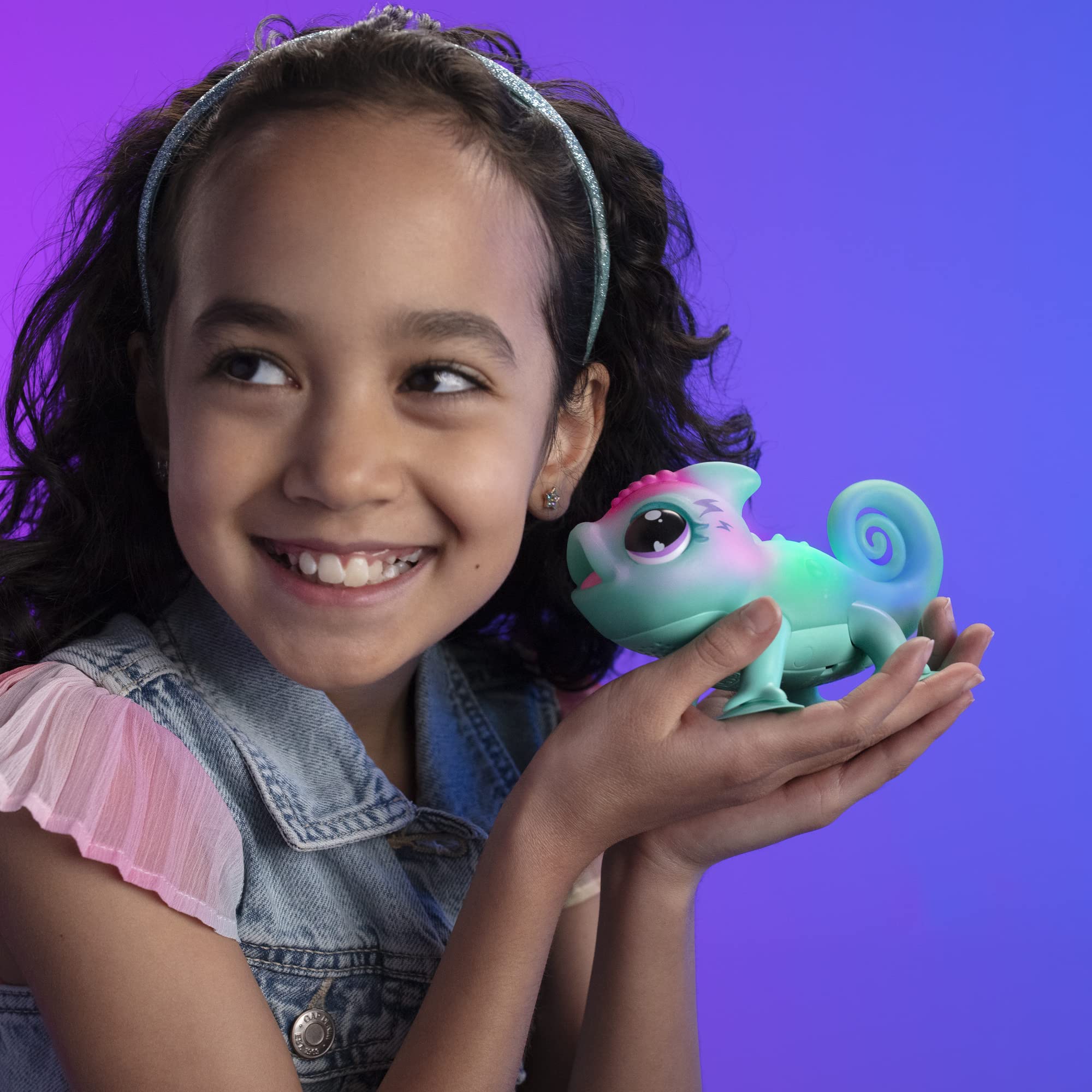 Little Live Pets Sunny The Li’l Chameleon Toy, Interactive Light Up Toy Pet with 30+ Sounds and Beat Detection, Interactive Animal Toys for Ages 5+