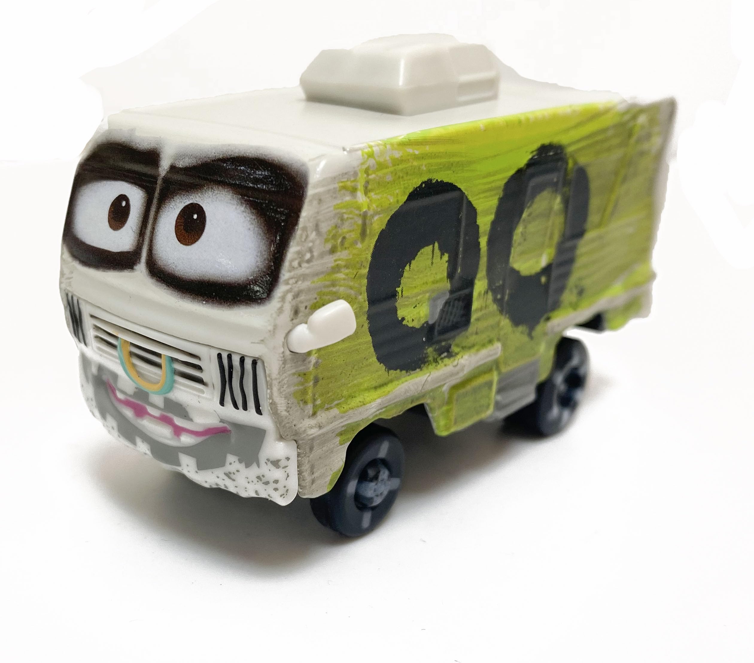 Photo 1 of Movie Cars 3 Muddy McQueen Muddy Curz Miss Fritter Dr.Damage AVRY Oversized Toy Car Diecast Vehicles Toys Set Children Car Toy Thunder Hollow Basic Characters Assortment (AVRY)