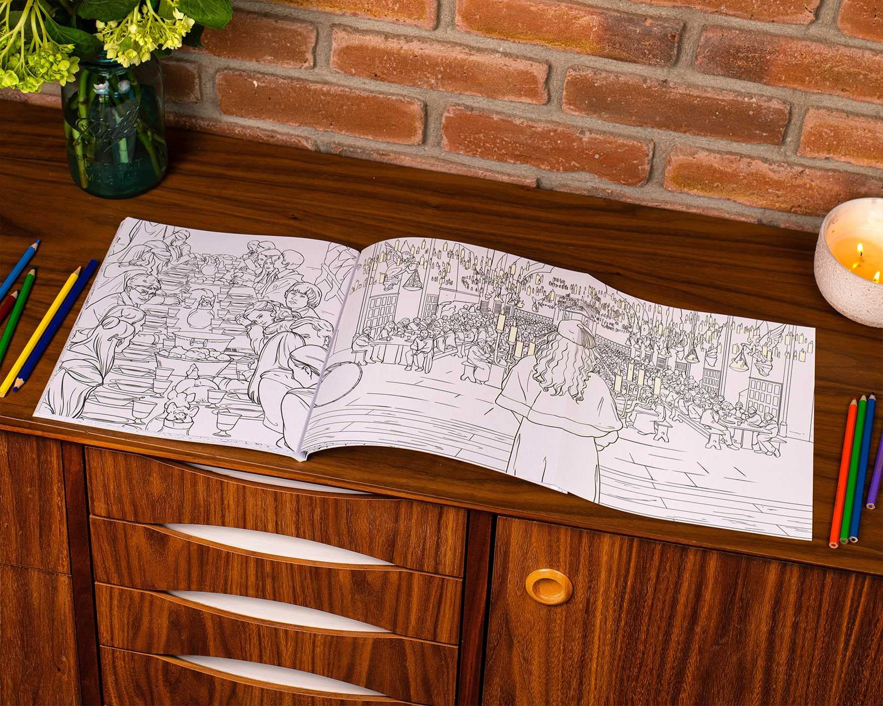 Harry Potter Glow-in-the-Dark Coloring Book Harry Potter Glow-in-the-Dark Coloring Book Paperback