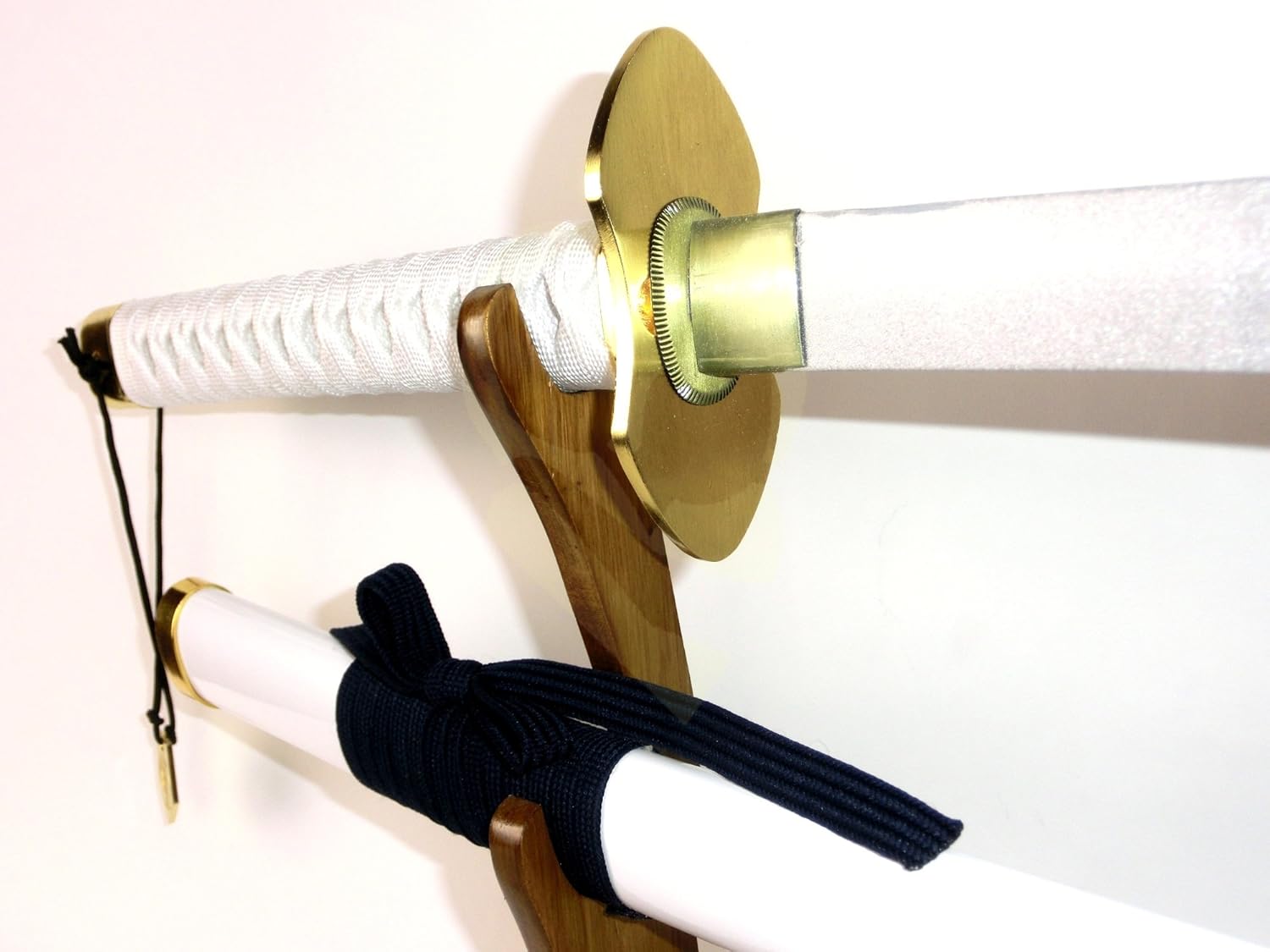 Amazon Kiumitoys 模造刀 石切丸 いしきりまる 太刀 刀 木製 コスプレ インテリア飾り 日本刀 趣味 おもちゃ 104cm S312 コスプレ 仮装 通販