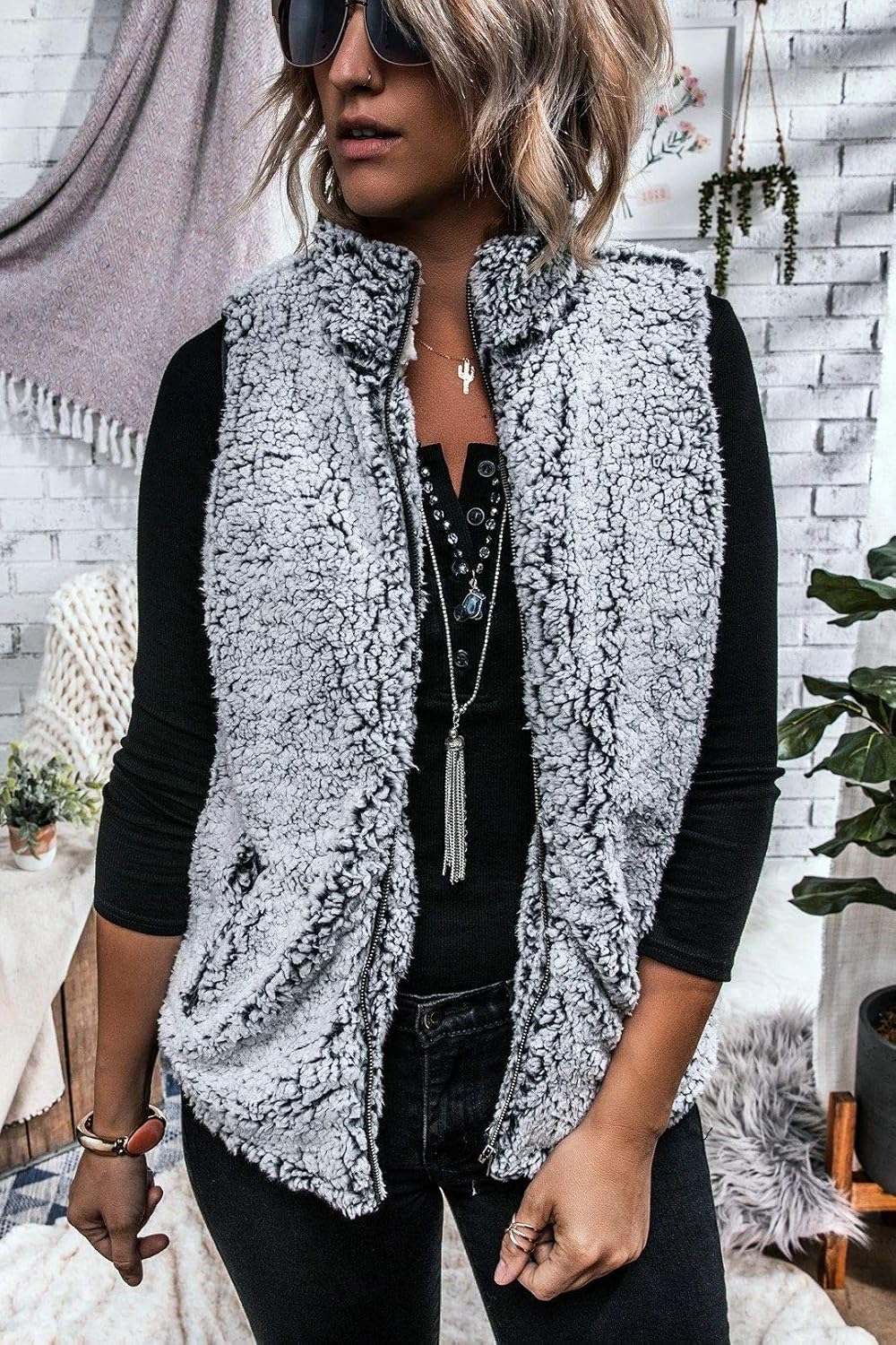 MEROKEETY Women's Casual Sherpa Fleece Lightweight Fall Warm Zipper Vest with Pockets at  Women's Coats Shop