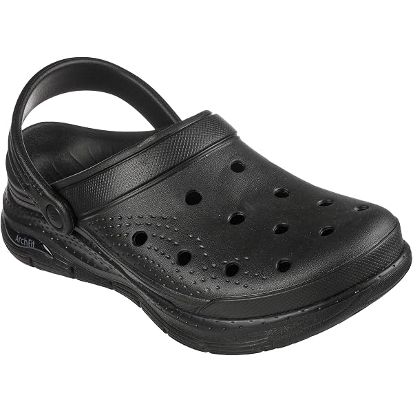 Amazon.com | Crocs Classic Cozzzy Overpuff Sandal, Black, 6  display picture 1