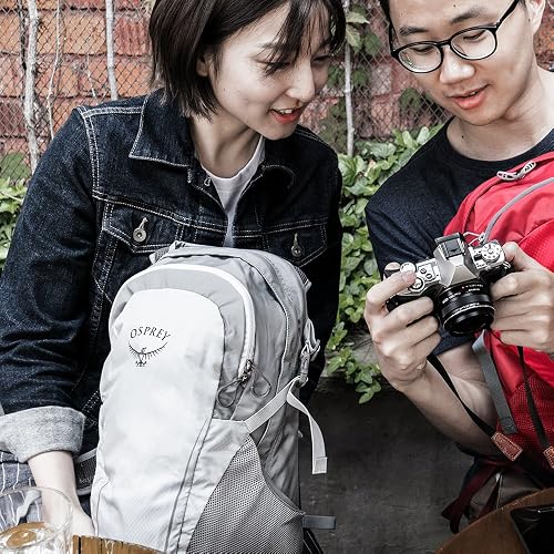 osprey daylite daypack frost white Plus Commuter Backpack and a padded internal sleeve that can accommodate a hydration system or a 13 laptop or tablet Osprey Packs Daylite Plus Daypack,