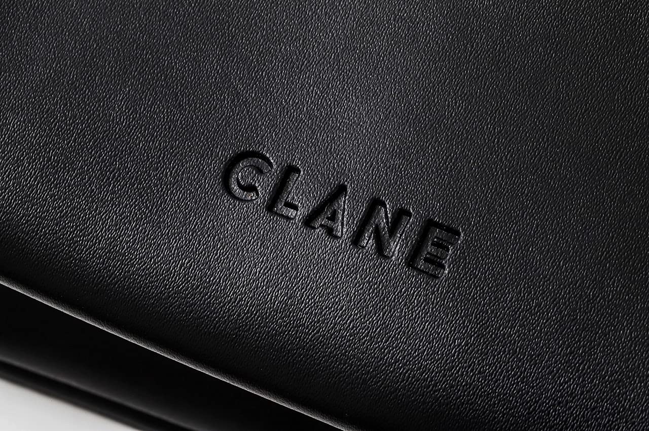 CLANE 3ROOM SHOULDER BAG BOOK BLACK：7/9発売 【ムック本付録】クラネ 3ルームショルダーバッグ(BLACK) 型押しロゴ入り