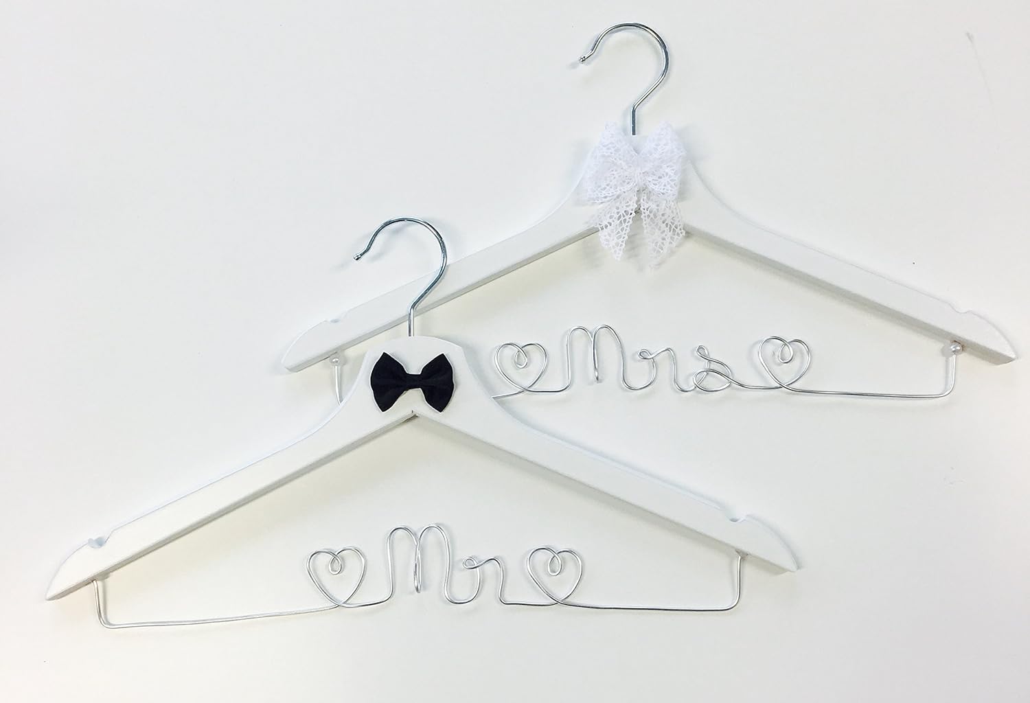 Kleiderbugel Set Aus Draht Mr Mrs Perfekt Fur Ihre Hochzeit Braut Brautigam Bugel Hochzeit Amazon De Kuche Haushalt
