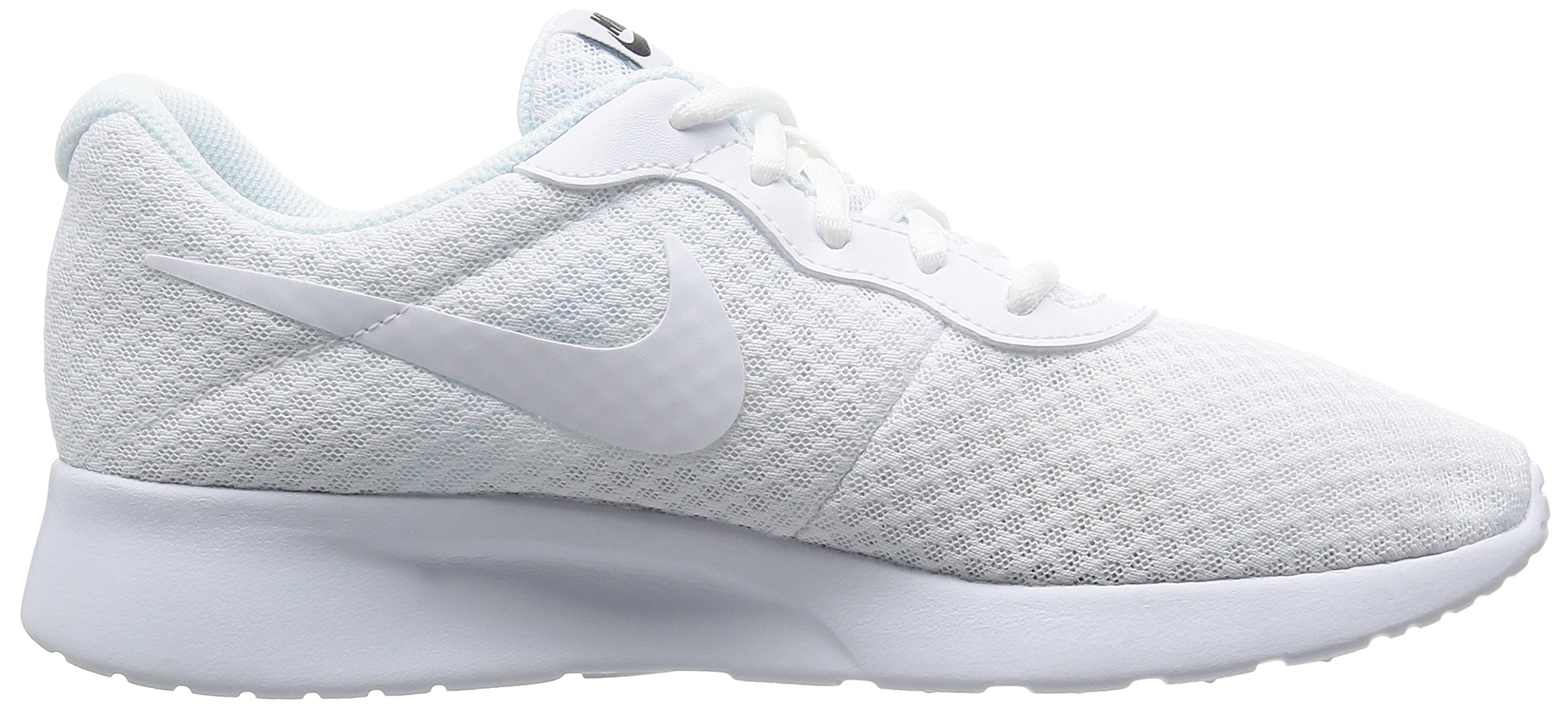 nike tanjun running shoes