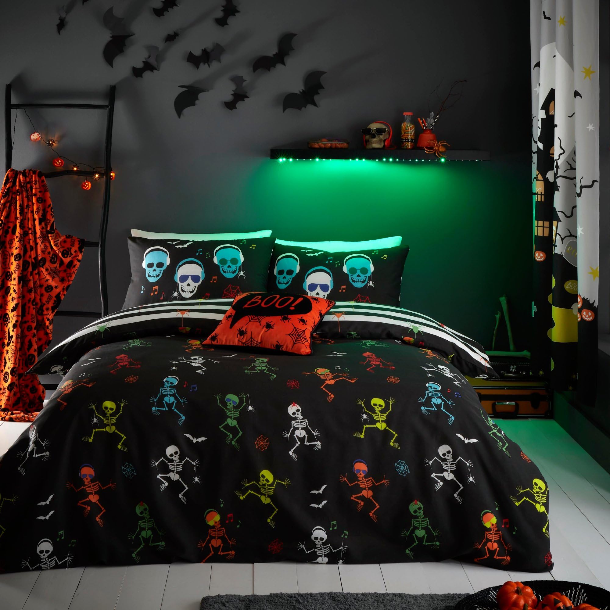 Bedlam Kids Halloween Glow in the Dark Duvet Cover Set – Single Size – Dancing Skeletons – Spooky Bedding for Boys & Girls – Easy Care Microfibre – Includes Pillowcase