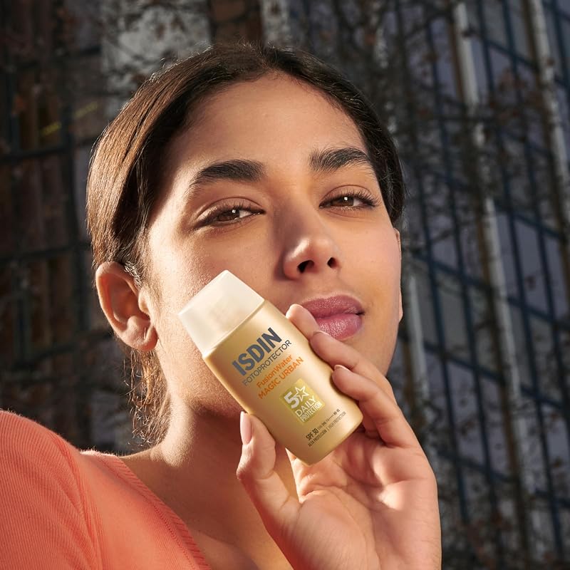 Fusion Water MAGIC Urban SPF 30 (50 ml) | Crème Solaire Visage à Action Anti-Pollution pour Environnements Urbains | Texture Ultra-Légère | Usage Quotidien