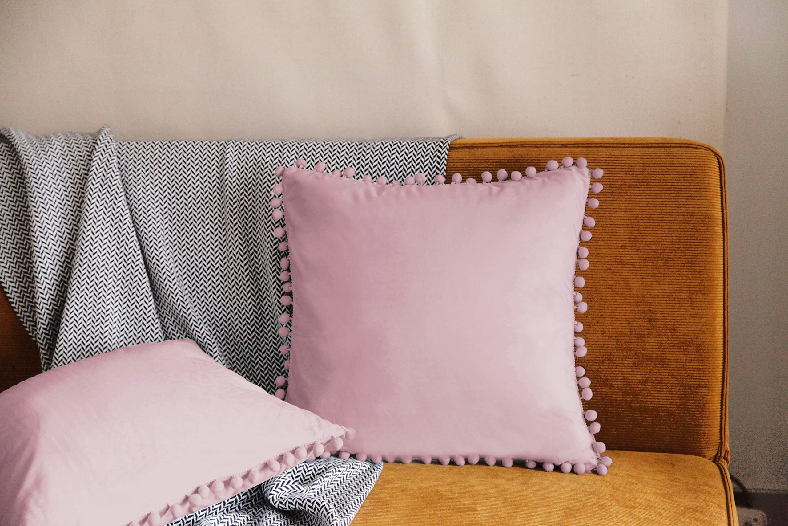 Pagnanno. Set of 2 Soft Velvet Cushion Covers 45x45cm(18x18 Inches) Pom Throw Pillowcases Square Cushion Covers for Chairs,living and bedroom with Invisible Zipper(18"x18" (Pack of 2), Blush Pink)