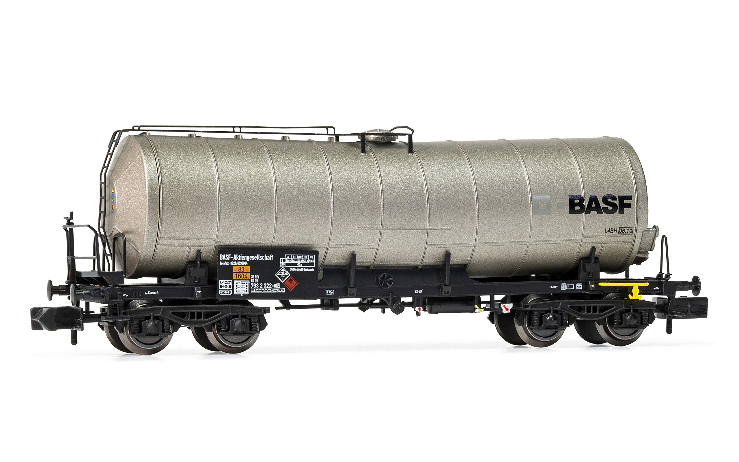 ARNOLD HN6396 DB, 4-Axle Isolated Tank Wagon, Silver Livery with Light Weathering, BASF, Period IV-V Rolling Stock
