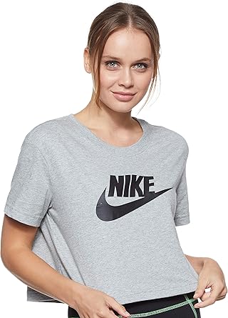 nike essential cropped tee
