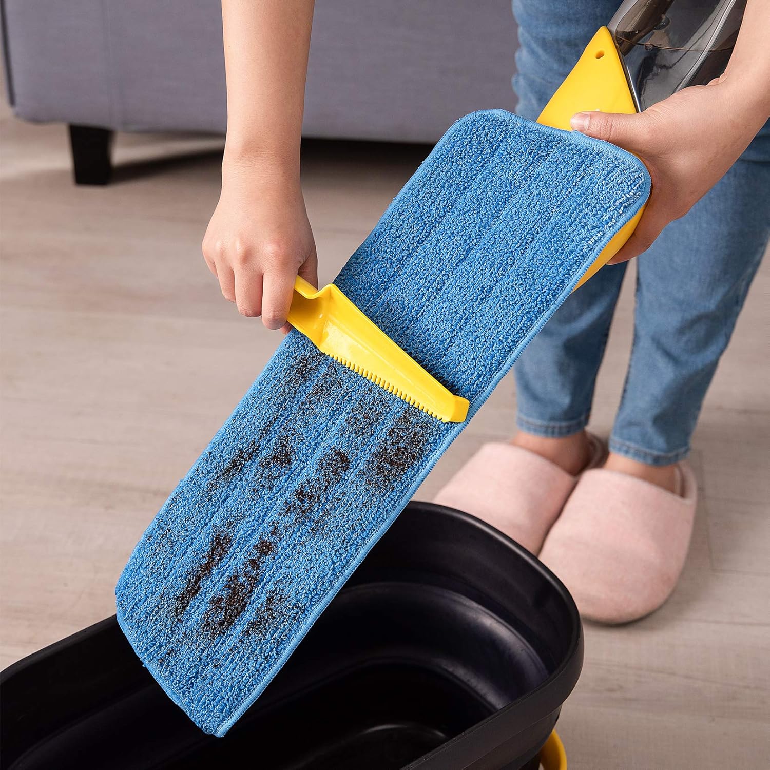 Yocada Microfiber Spray Mop with Total 2 Washable Mop Pad for Hardwood Ceramic Marble Tile Laminate Home Kitchen Floor Cleaning Wet and Dry Easy Wring 600ml: Kitchen & Dining