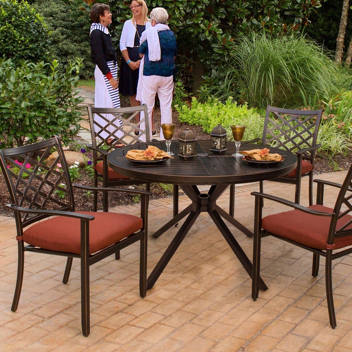 Haywood 5 Piece Outdoor Dining Set 4 Dining Chairs 1 Table Weather Resistant Sunbrella Fabric Alumicast Rust Free Aluminum Frames Amazon Co Uk Garden Outdoors