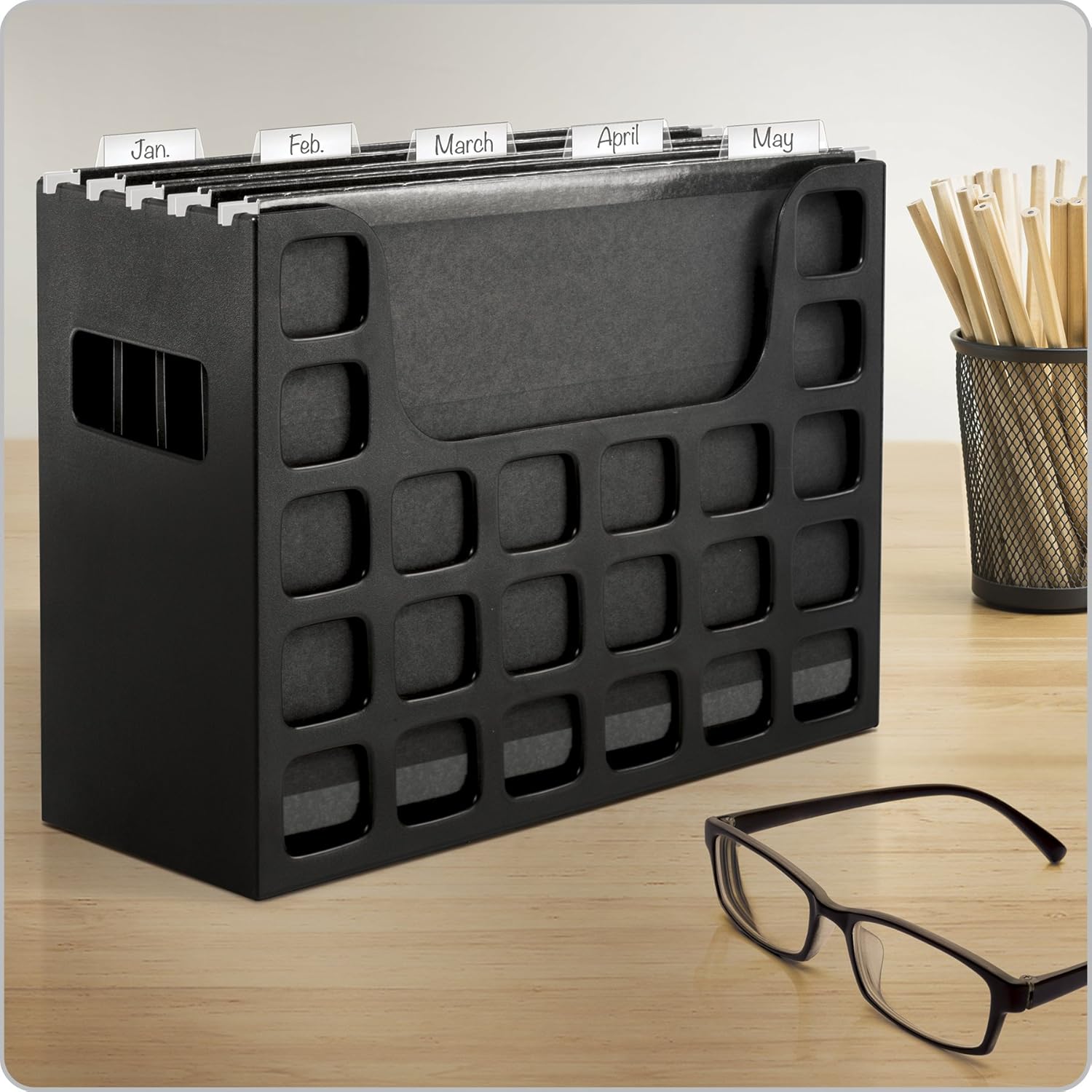 Pendaflex Portable Desktop File, Side Handles, Hanging File Folders, Tabs & Inserts, Letter Size, 9-1/2 x 12-3/16 x 6 Inches, Black (23013) : Hanging File Folders : Office Products