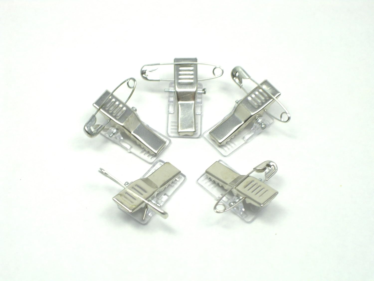 Amazon Co Jp 名札 バッジ 用 金属 ワニ口 クリップ 留め具 安全 ピン 付き 両用 タイプ 100個 産業 研究開発用品