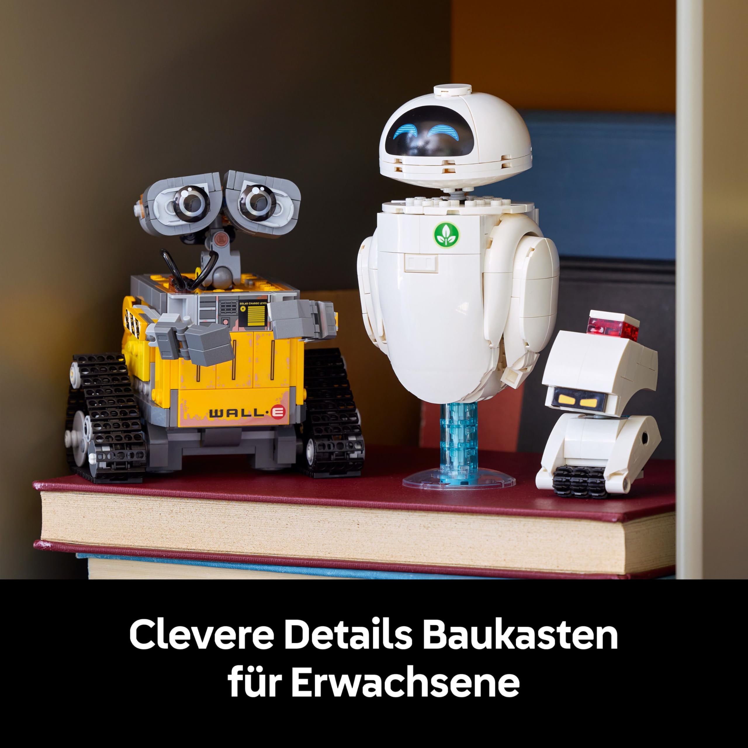 LEGO ǀ Disney and Pixar Wall-E und EVE - Modellbau für Erwachsene - aus Steinen gebaute Roboter mit M-O & Hal Figuren - DIY Deko - Sammlerstück & Geschenk für Fans - 43279 7