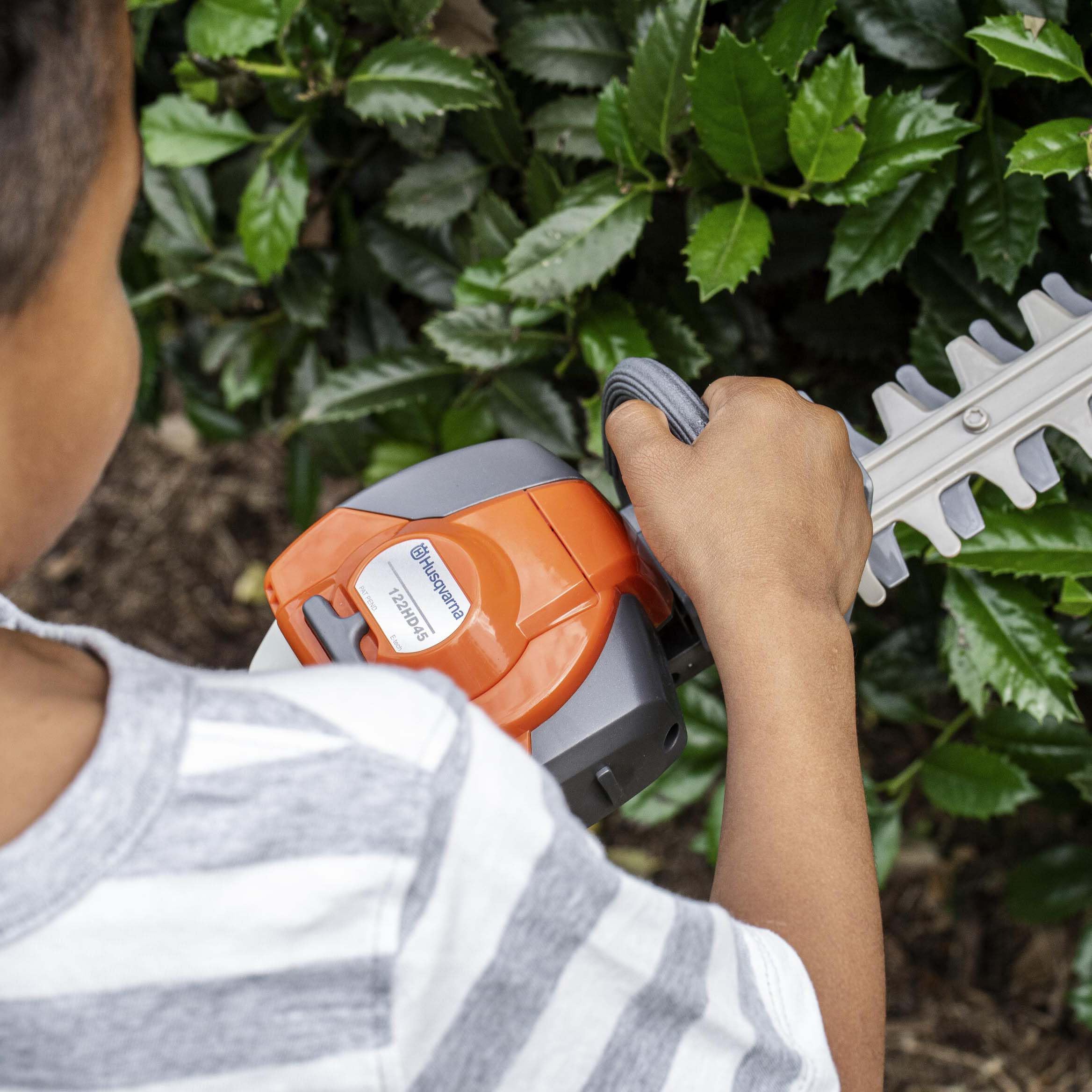 Husqvarna 585729105 122HD45 Toy Hedge Trimmer, Grey/Orange