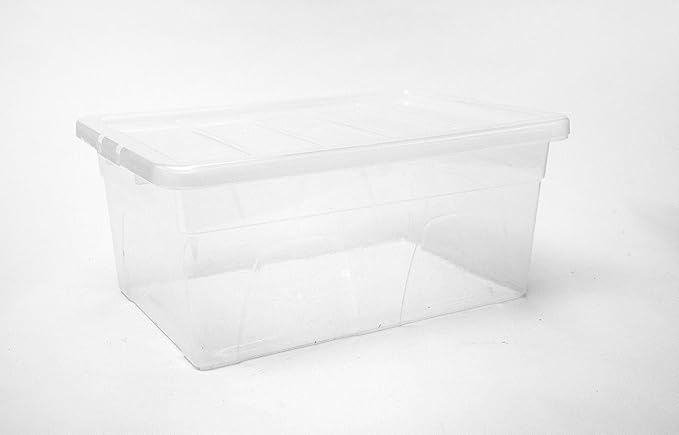 Große, transparente Kunststoff-Behälter mit 50 Liter Fassungsvermögen