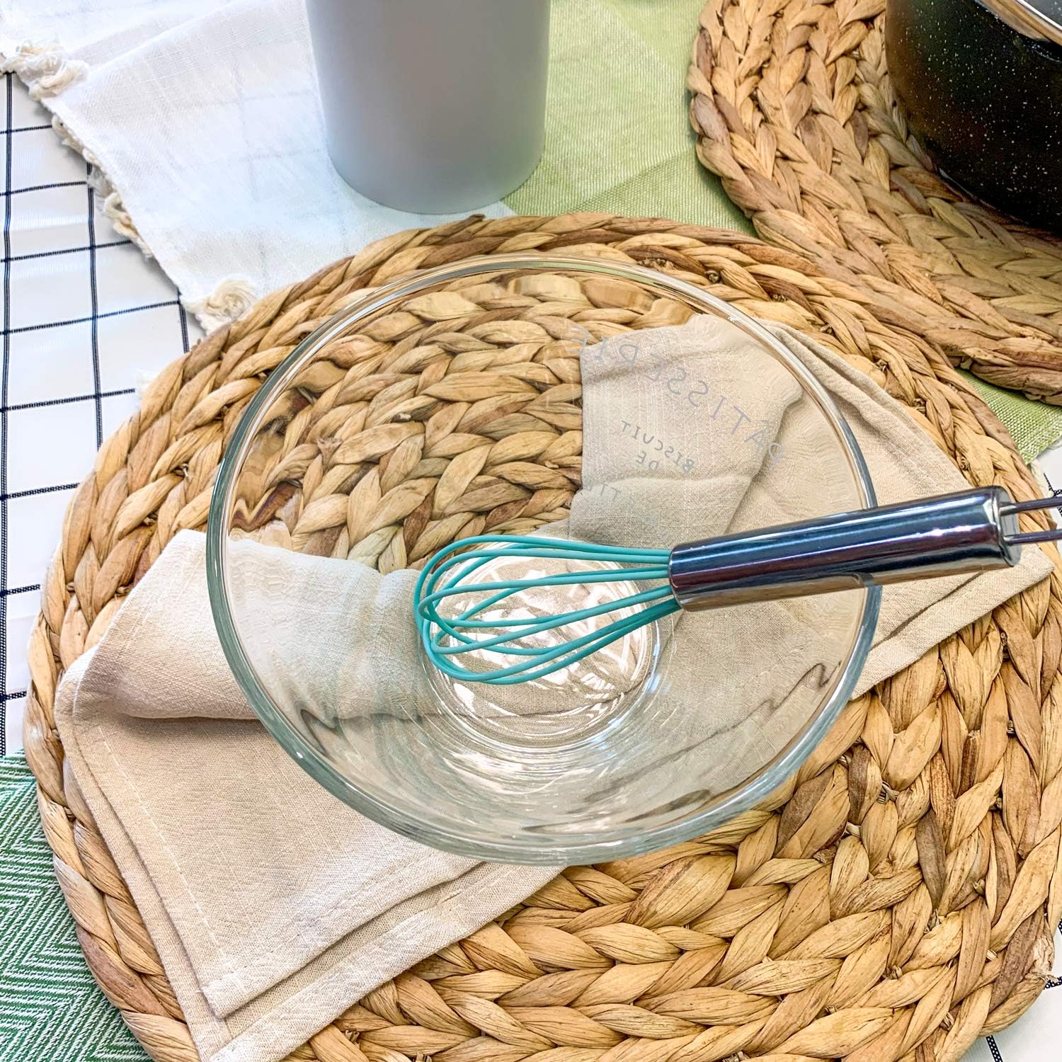 primebabe 6 Pack Woven Placemats, Round Water Hyacinth Weave Placemat Braided Rattan Tablemats 11.8”: Home & Kitchen