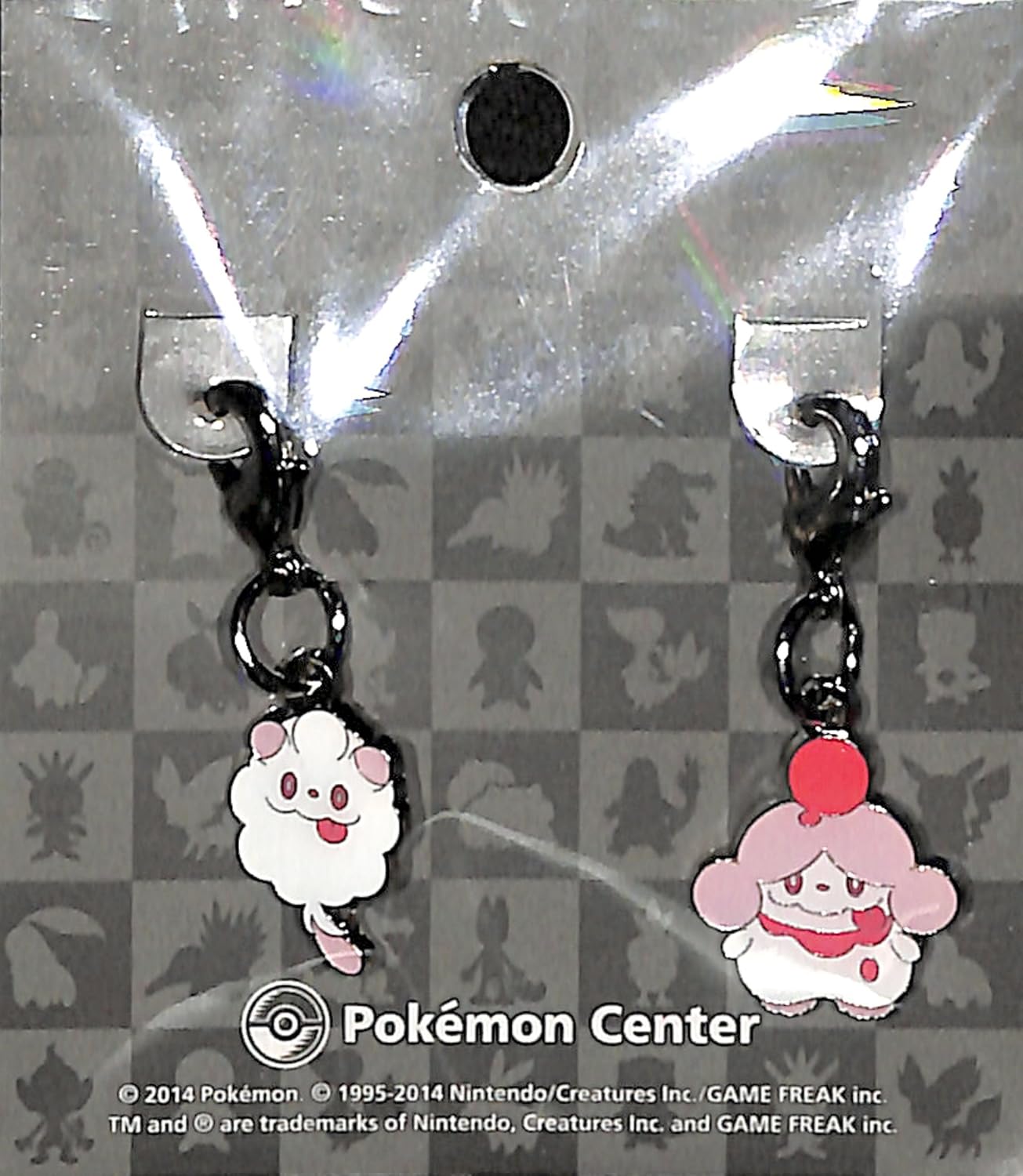 Amazon ポケモンセンターオリジナル 全国ずかんメタルチャーム684 685 ペロッパフ ペロリーム アニメ 萌えグッズ 通販