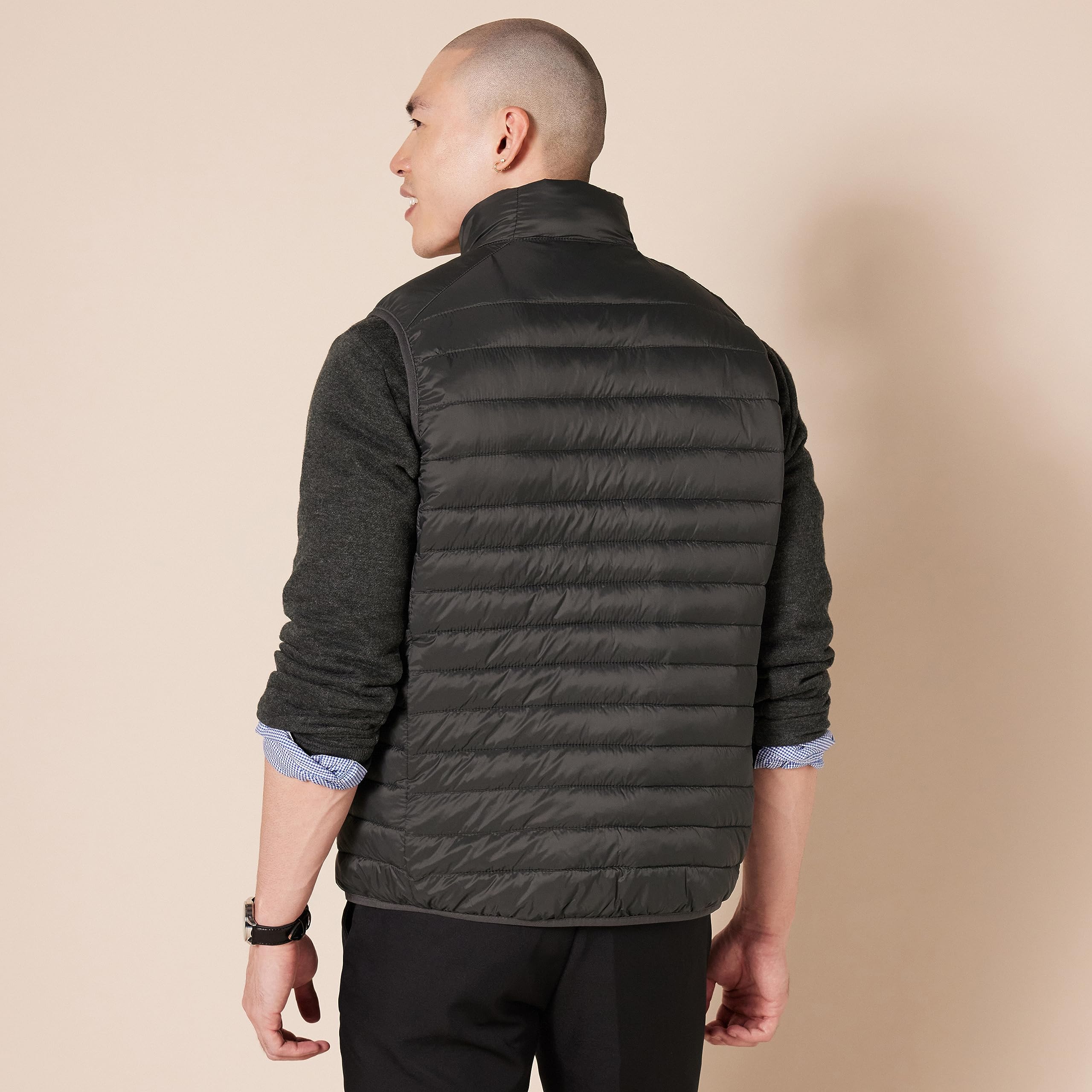 Amazon Essentials Men's Lightweight Water-Resistant Packable Puffer Vest