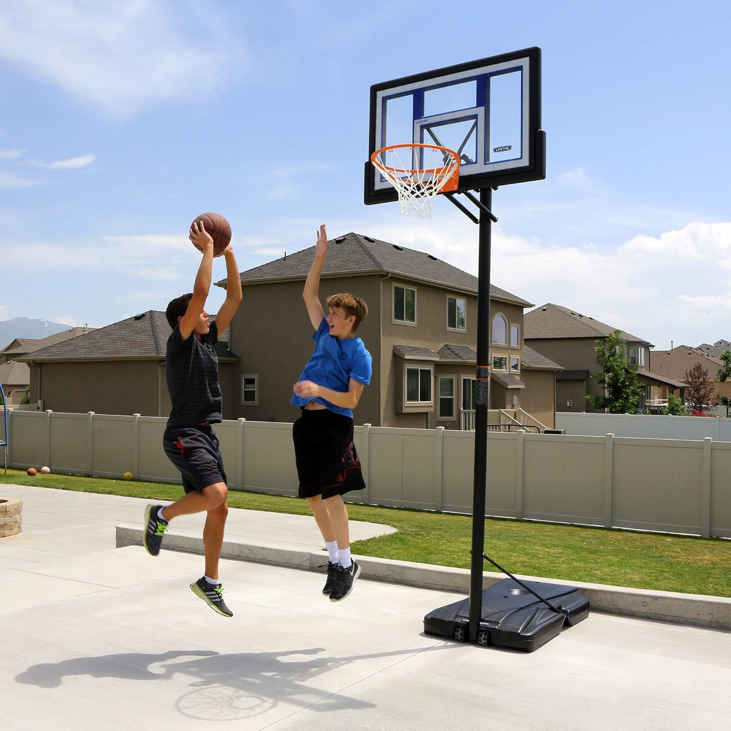 Lifetime Portable Basketball Hoop 90168 48-inch Polycarbonate Backboard System : Sports & Outdoors