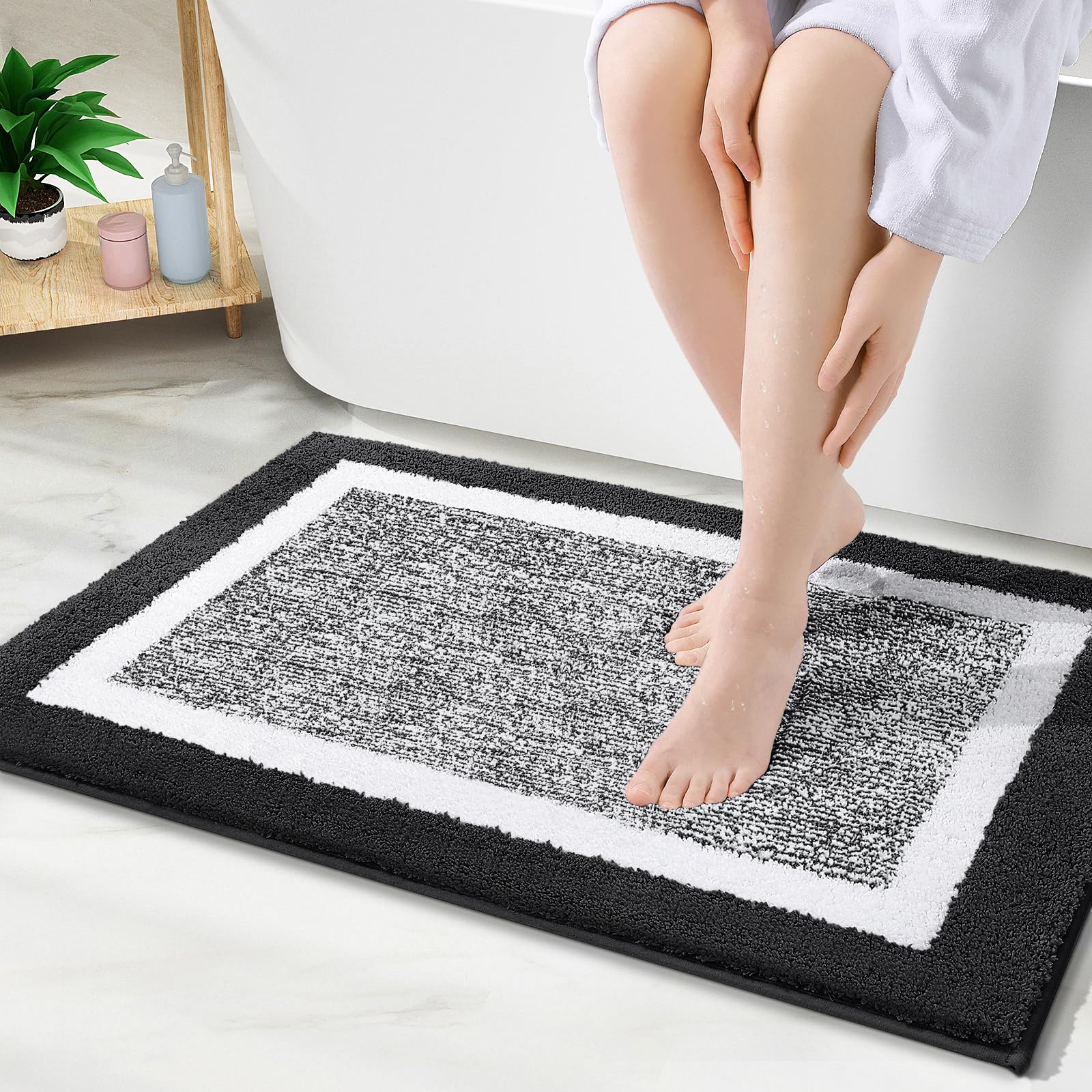smiry Microfiber Non-Slip Bath Mats for Bathroom, Extra Soft Absorbent Bathroom Mats Rugs, Machine Washable Quick Dry Floor Mats, 50 x 75 cm, Black