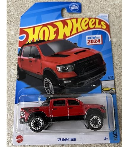 Amazon.com: HOT WHEELS 09 HW SPECIAL FEATURES GREEN DODGE