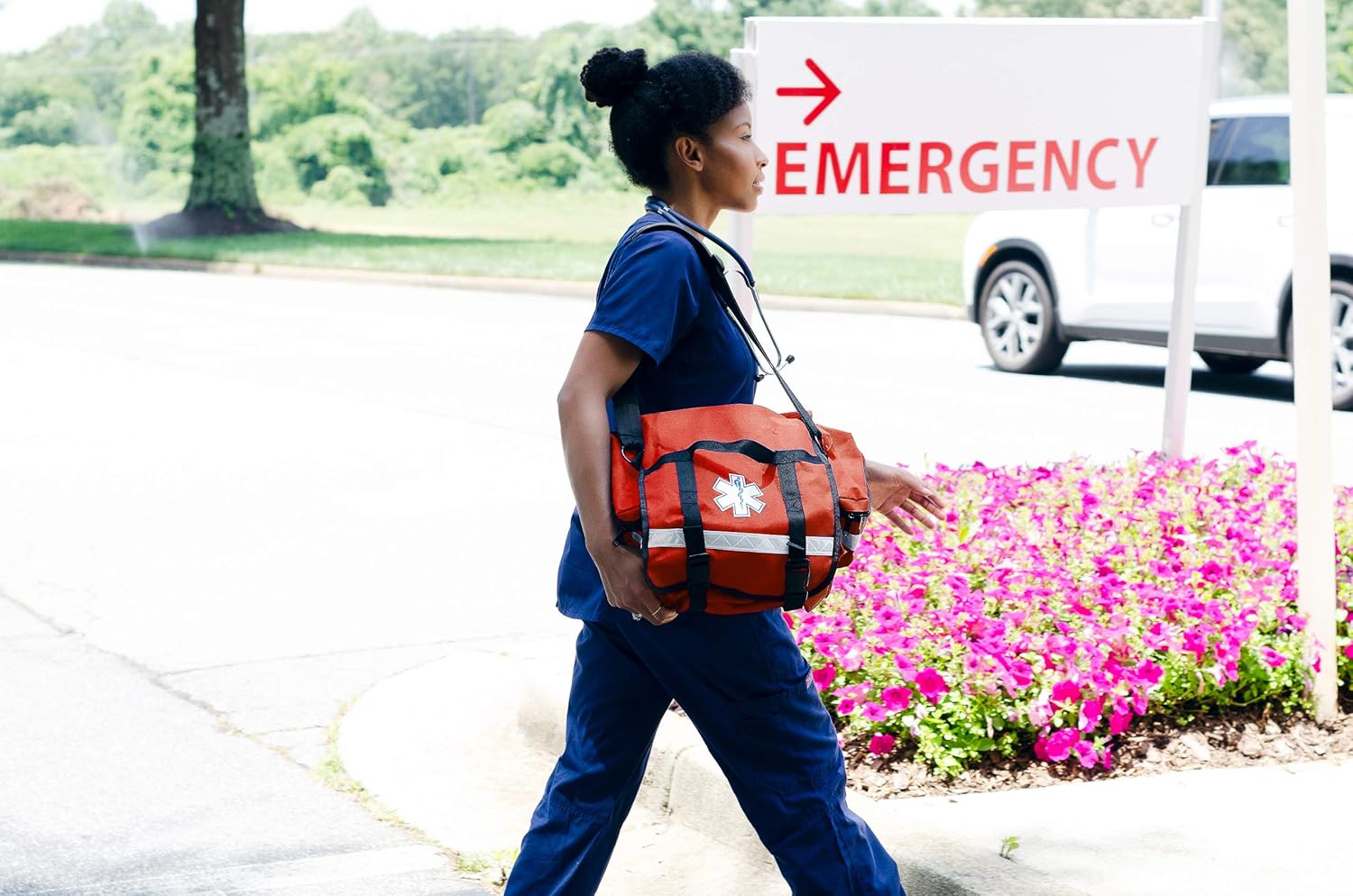 Primacare KB-RO74 EMT Emergency Trauma First Responder Empty Medical Bag for First Aid Supplies with Multiple Compartments, Red: Health & Personal Care
