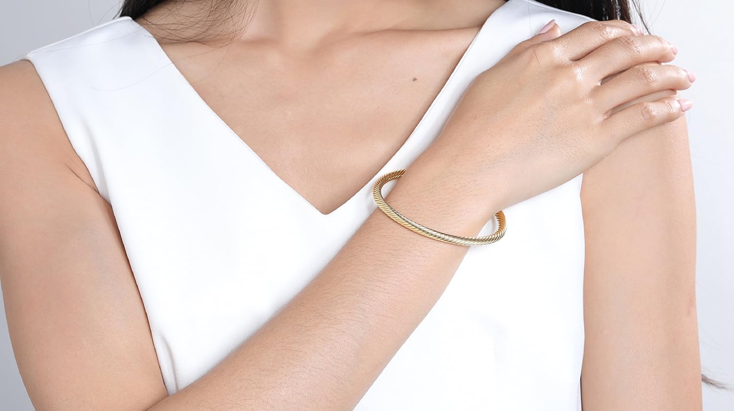 Elegant Magnetic Bracelet Copper Therapy Magnets Bangle for Arthritis Pain for Women Men Gifts for Father's Day (Yellow Gold): Health & Personal Care