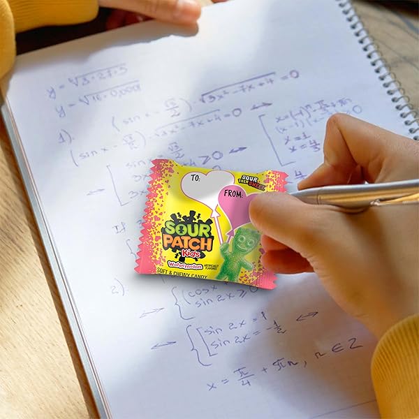 SOUR PATCH KIDS WATERMELON SOFT & CHEWY VALENTINE’S DAY CANDY, 20 SNACK PACKS