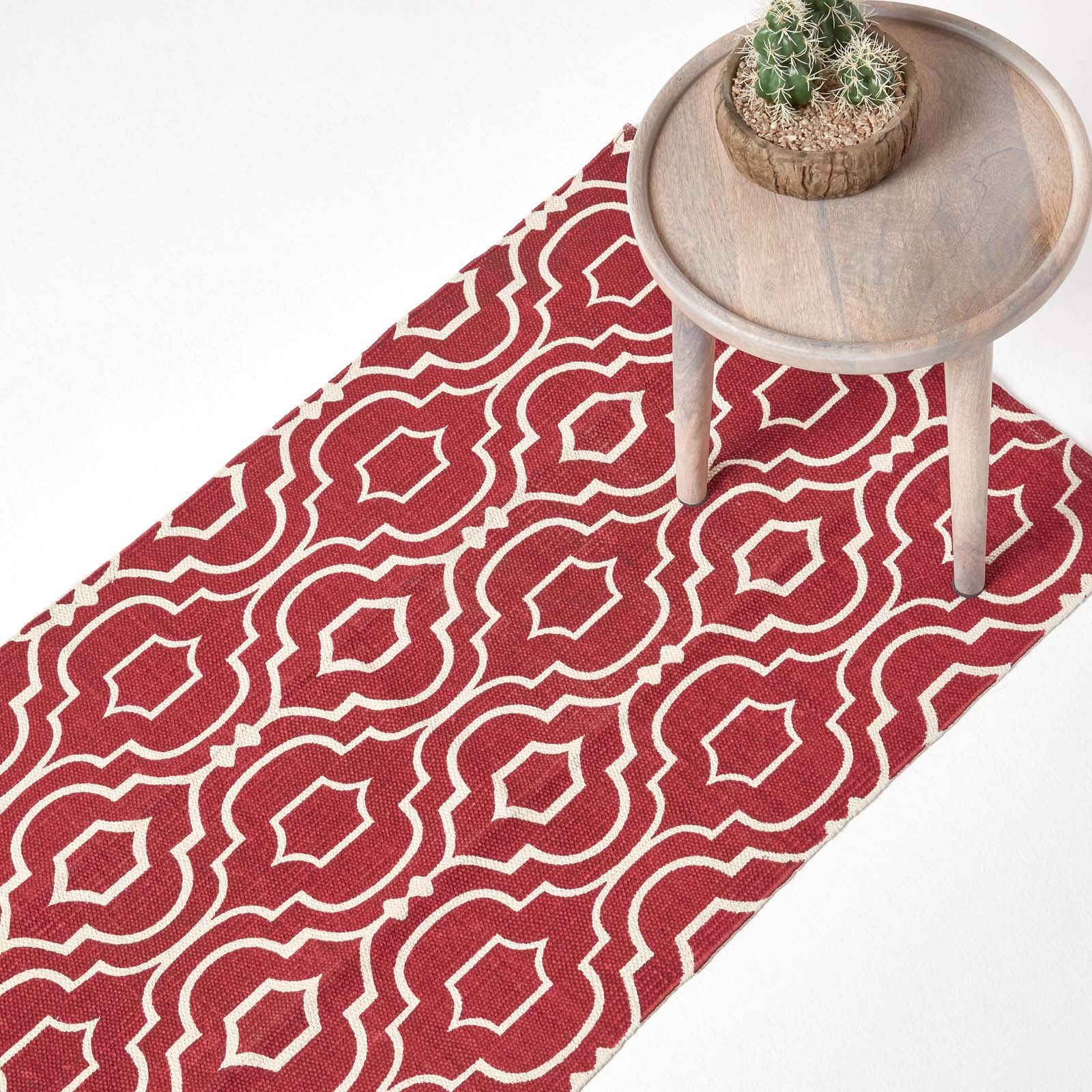 HOMESCAPES Geometric Printed Hallway Runner 'Riga' 100% Cotton Red & White Contemporary Hallway Rug, 66 x 200 cm