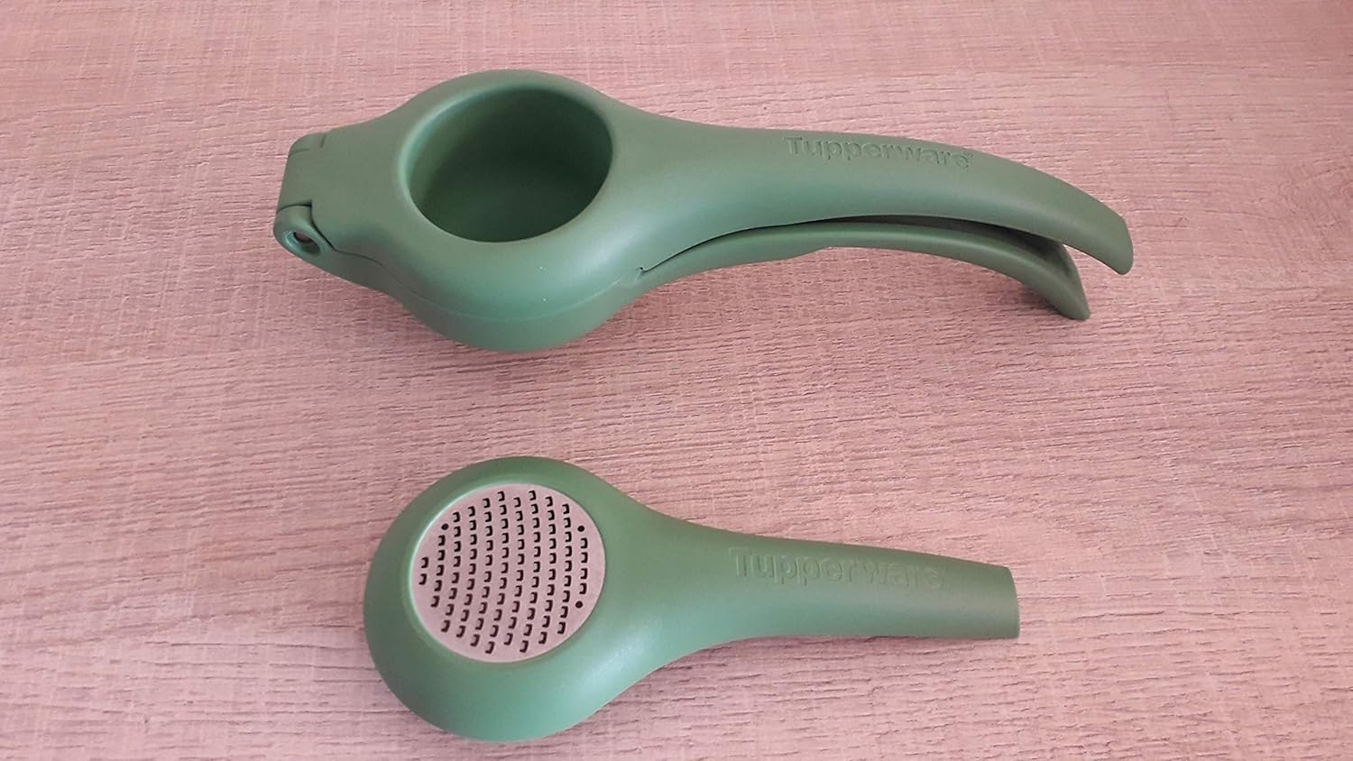 Tupperware Zest N Press Gadget Lemon Lime NEW Salt Water Taffy Blue by Tupperware