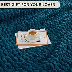 L'AGRATY Chunky Knit Throw: 60''x80'' Chenille