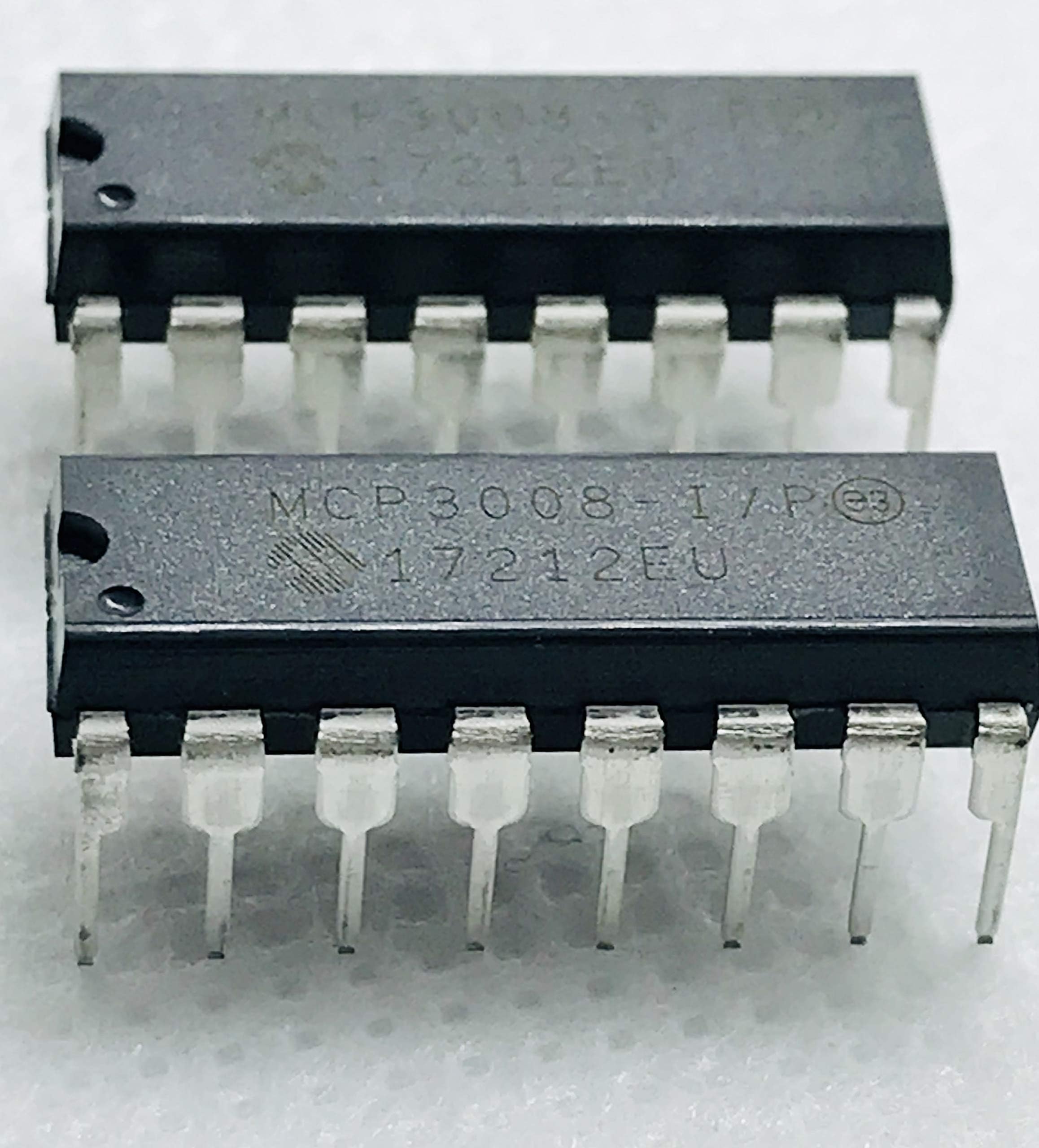 (2) MCP3008-I / P Microchips A/D Converter, serial 10BIT, 8-Channel, SPI-Interface DIP16