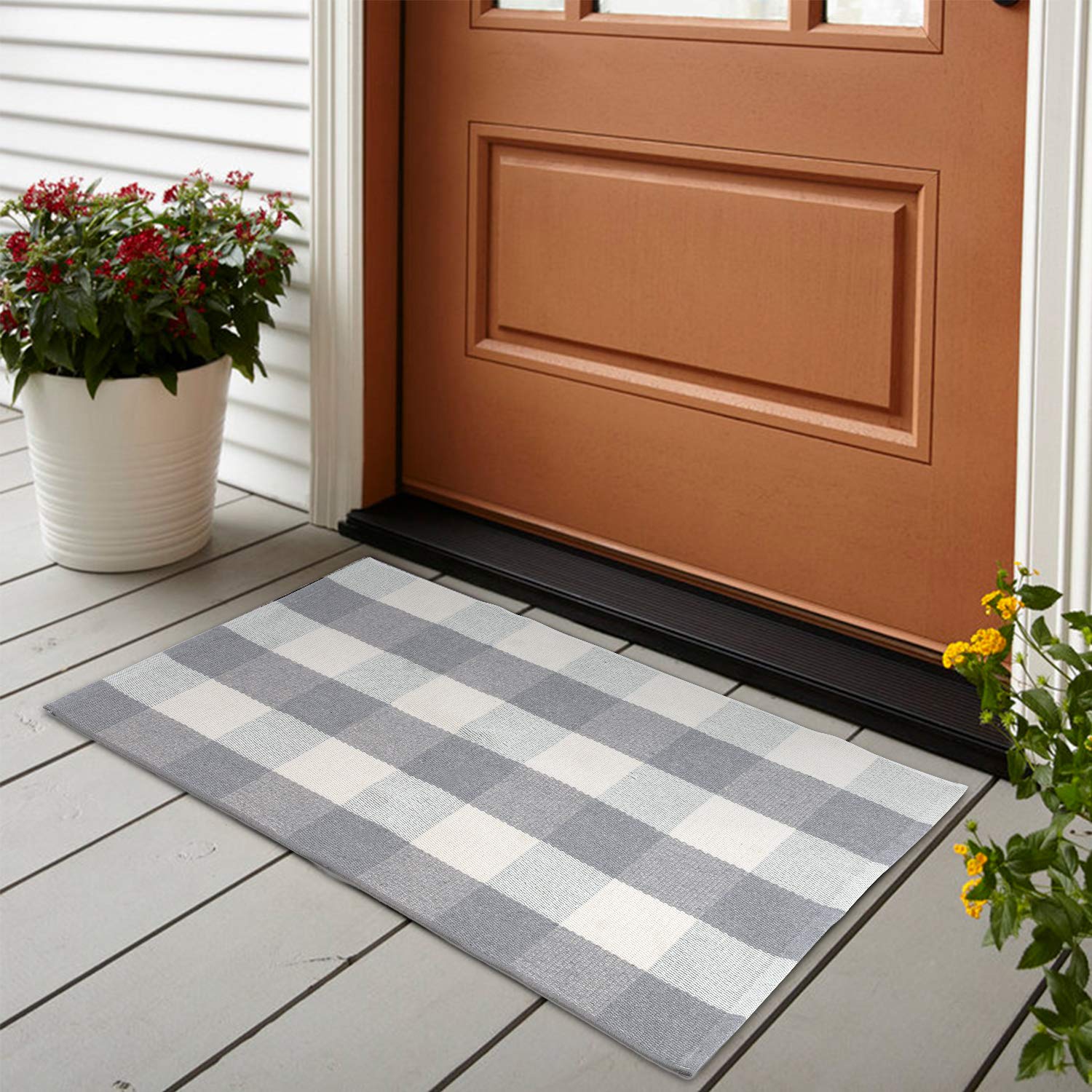 KIMODE 100% Cotton Buffalo Plaid Rug 24'' x 35' Gray/White Hand-Woven Checkered Welcome Door Mat, Washable Floor Rugs for Porch Kitchen Bathroom Laundry Living Room Braided Throw Mat