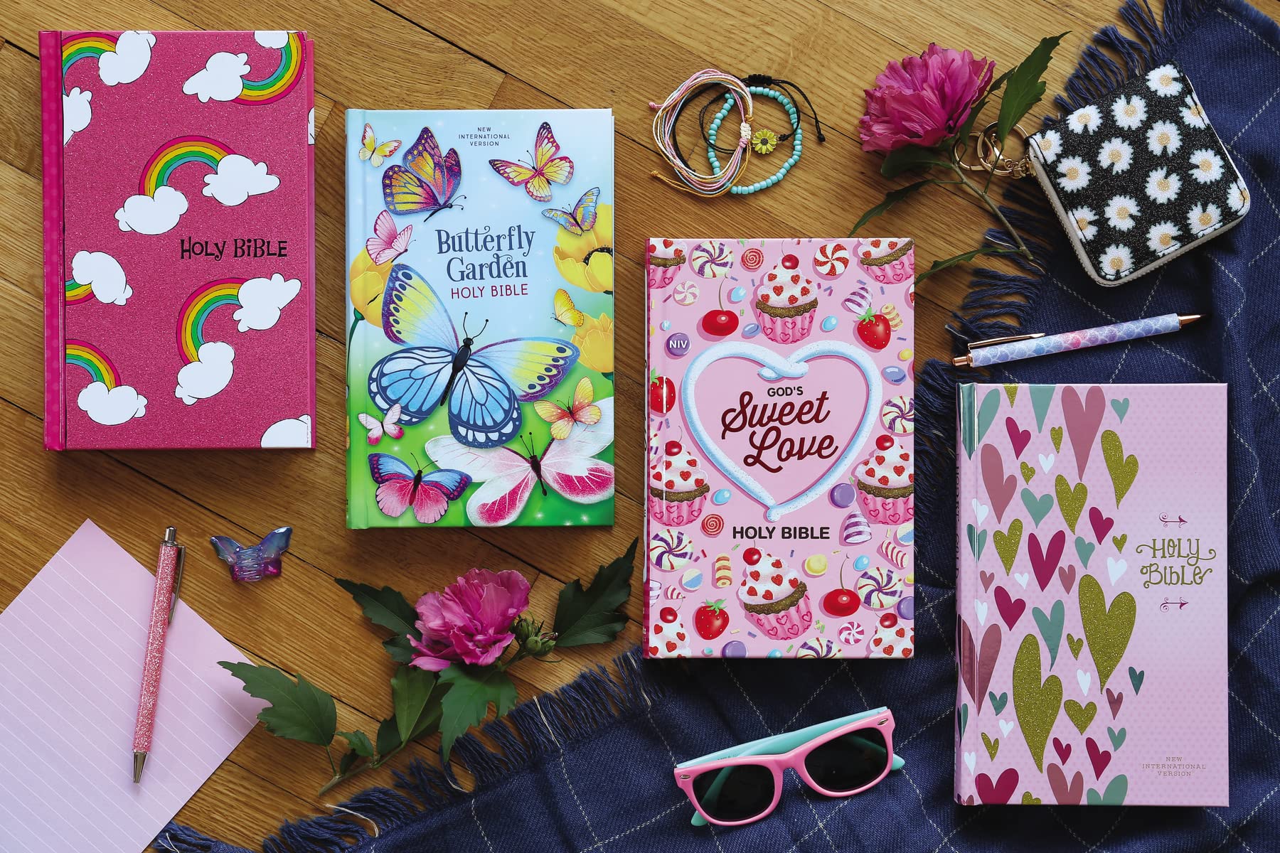 NIV, Heart of Gold Holy Bible, Hardcover, Red Letter, Comfort Print NIV, Heart of Gold Holy Bible, Hardcover, Red Letter, Comfort Print Hardcover