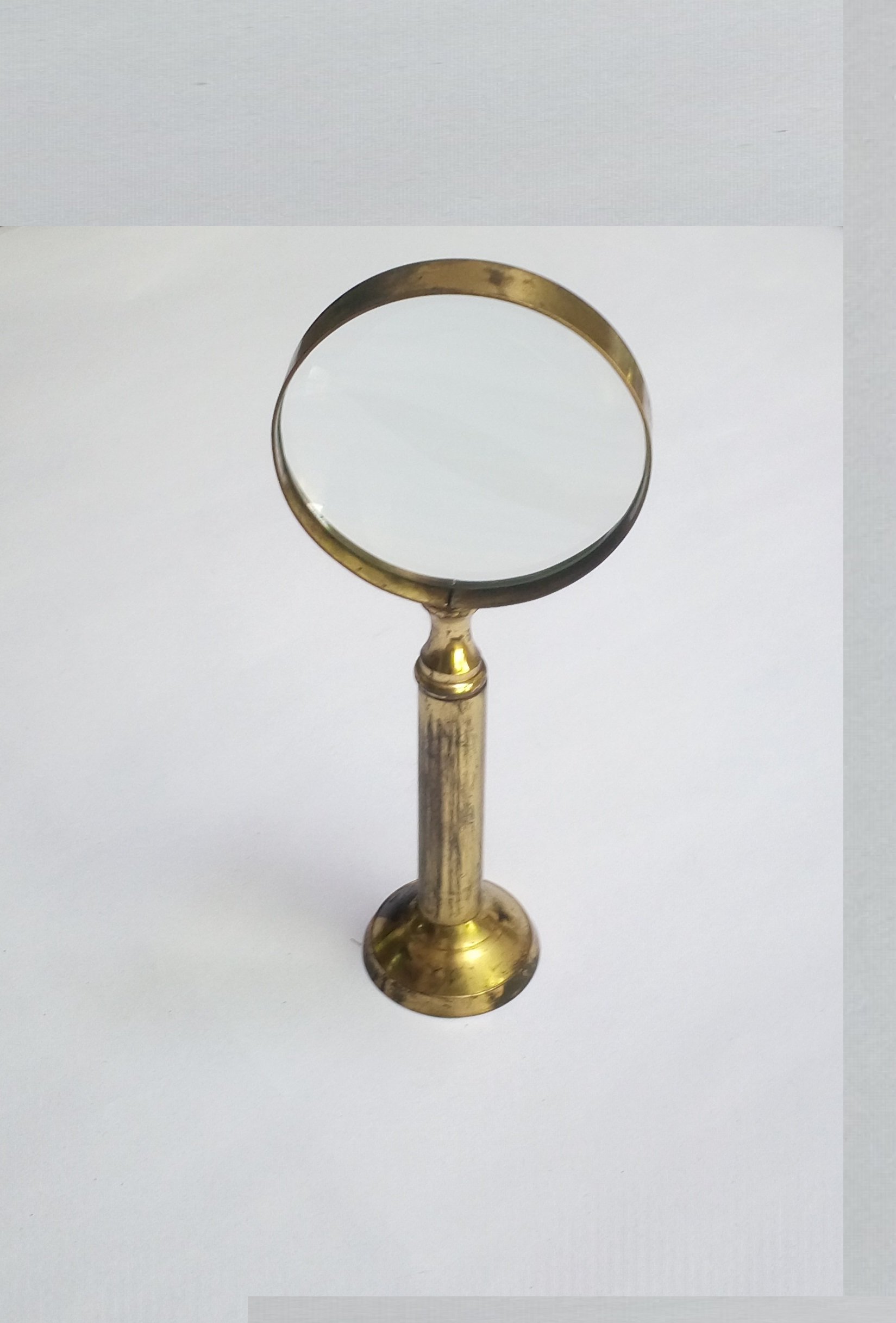 table magnifier with stand