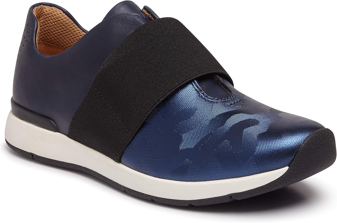 vionic women's cosmic cece casual sneaker bootie