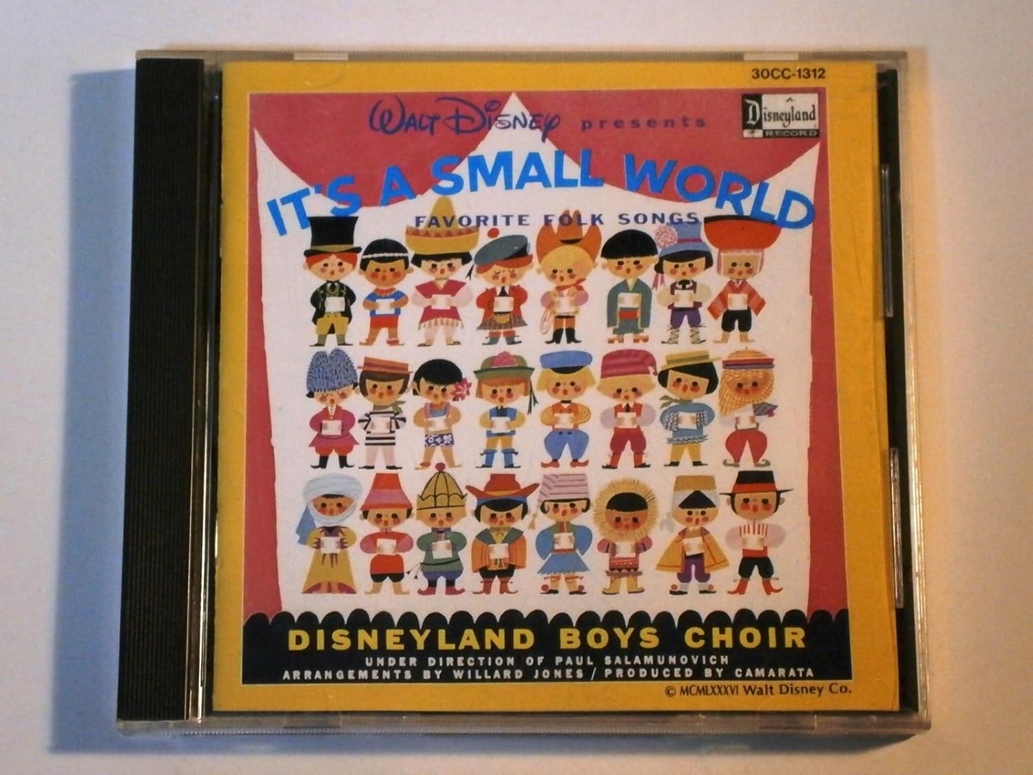 Disneyland Boys Choir Disneyland Boys Choir イッツ ア スモール ワールド Amazon Com Music