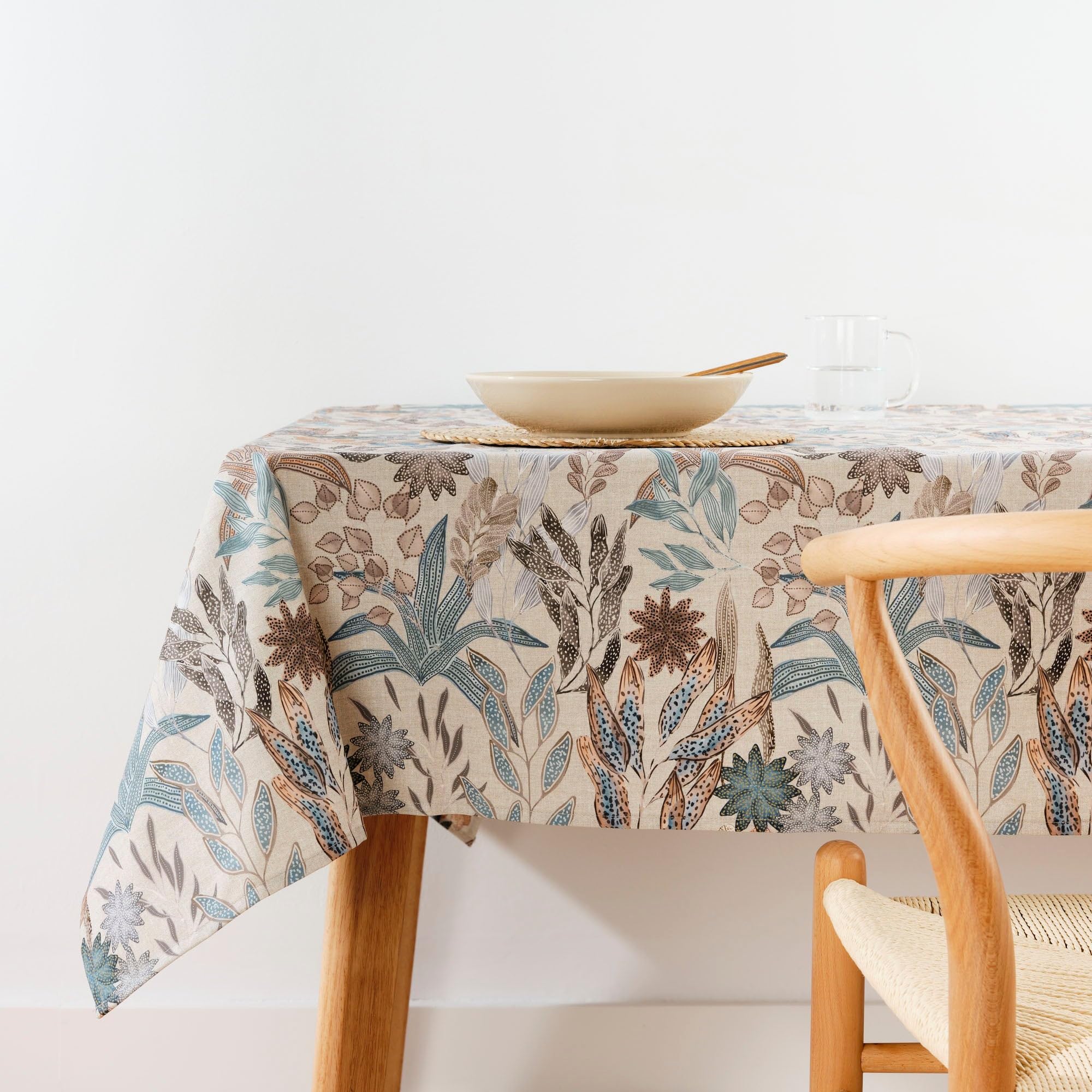 BELUM | Stain Resistant Tablecloth Size 250 x 155 cm - Extra Soft Touch Tablecloth Colour Multicolor - Fabric Tablecloth 100% Organic Cotton Model 0120-325