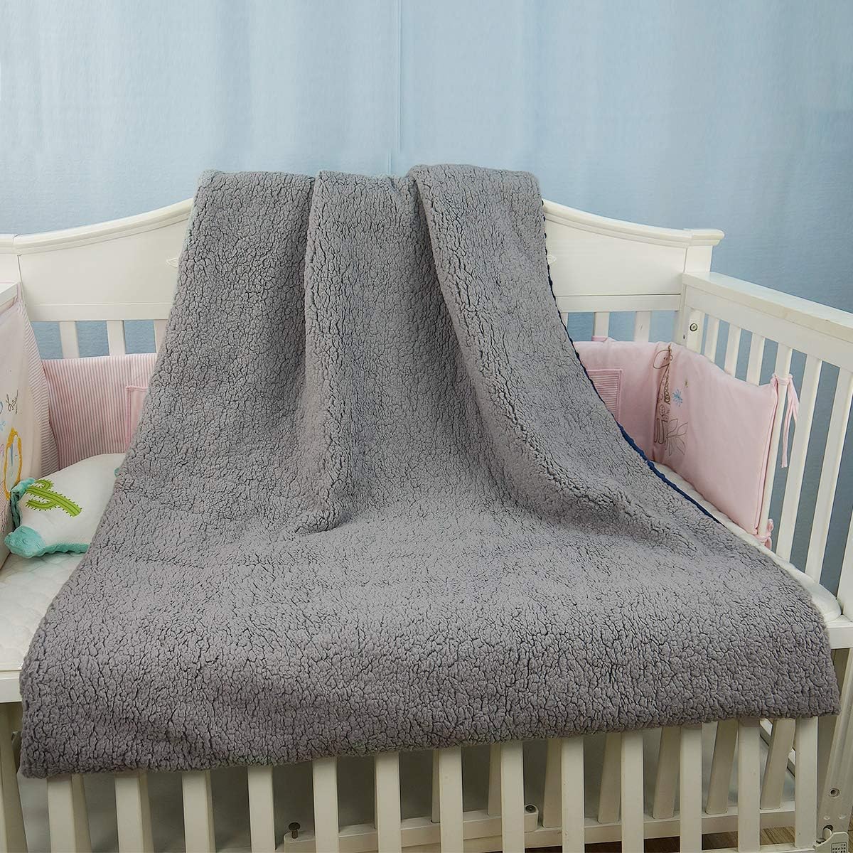 BlueSnail Super Soft Minky Dot Baby Throw Blanket with Double Plush