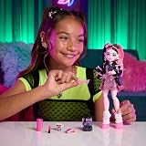 Monster High Draculaura Doll with Pet Bat and 7 Accessories view 2