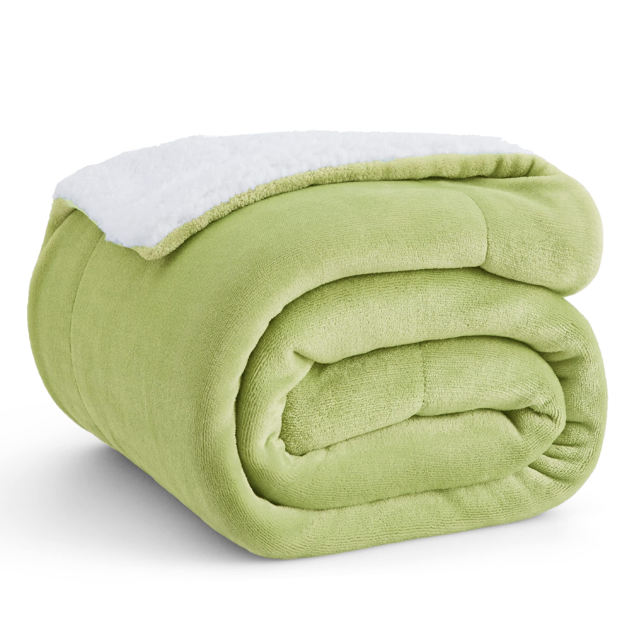 Bedsure Sherpa Fleece Throw Blanket - Fluffy Microfiber Solid Blankets for Bed and Couch Throw/Single Size, Sage Green, 130x150cm
