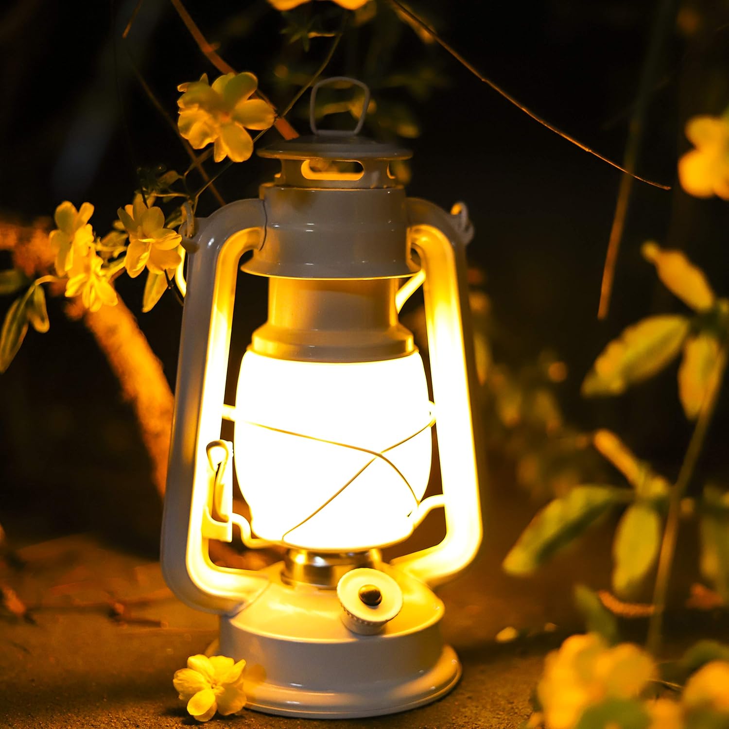 YAKii Flame Effect 20-LED Metal Oil Lamp,Vintage Style Hurricane Lantern(White): Sports & Outdoors