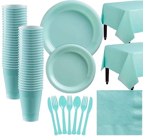 Amazon.com: Amscan - Vajilla de plástico para 50 invitados ...